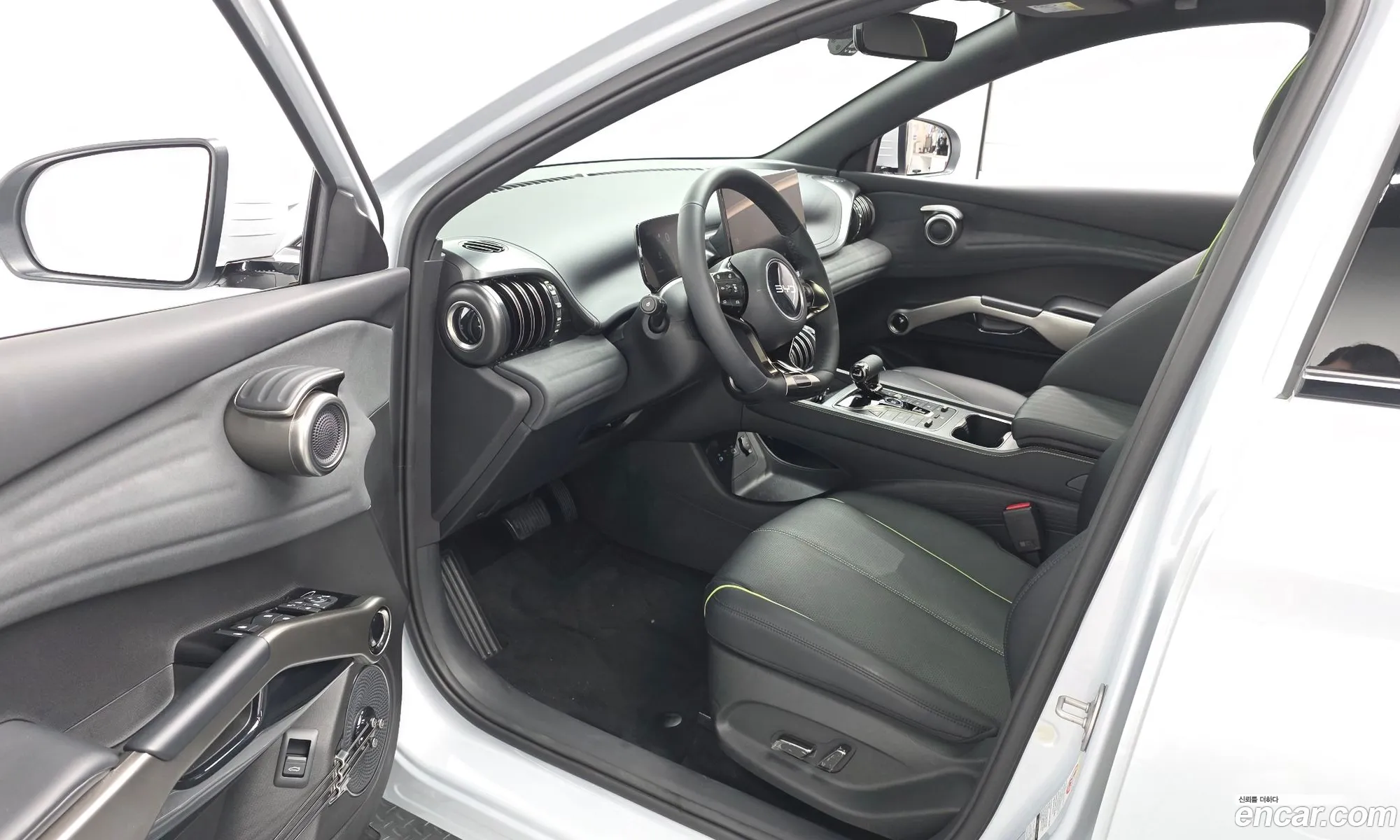 BYD Atto 3 2025 LGXCE4CB4S2166387 — 11