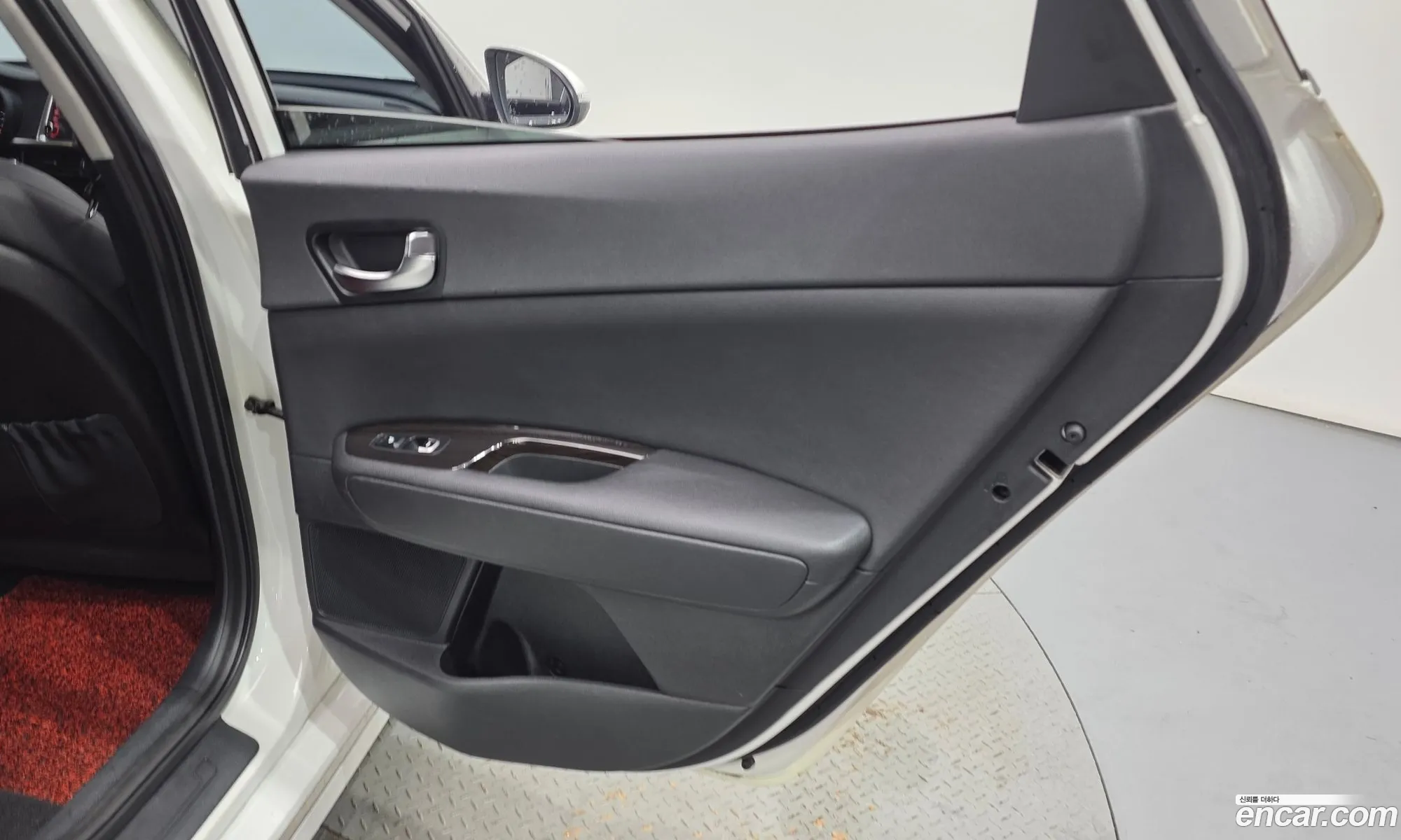 Kia K5 2016 KNAGX411BGA085876 — 18