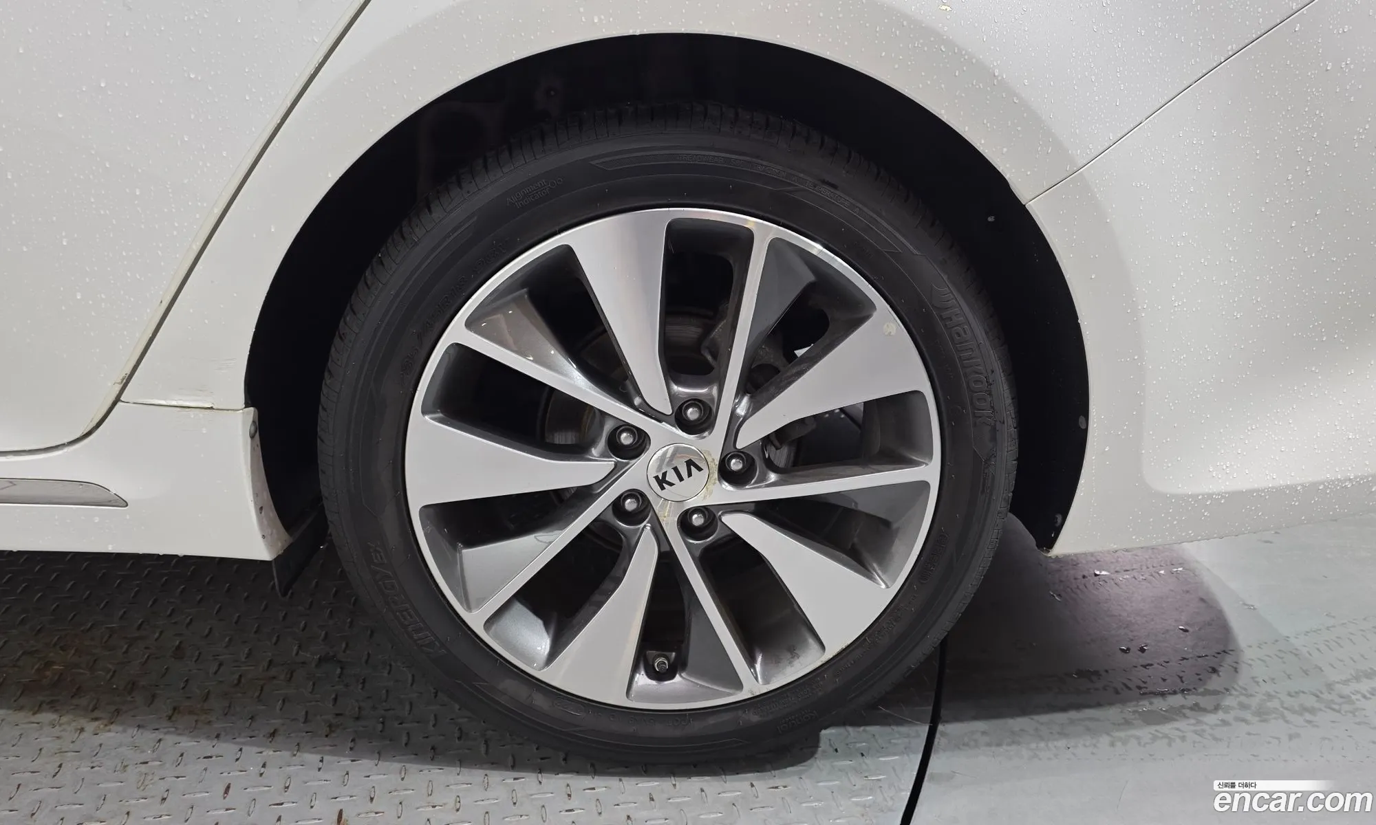 Kia K5 2016 KNAGX411BGA085876 — 30