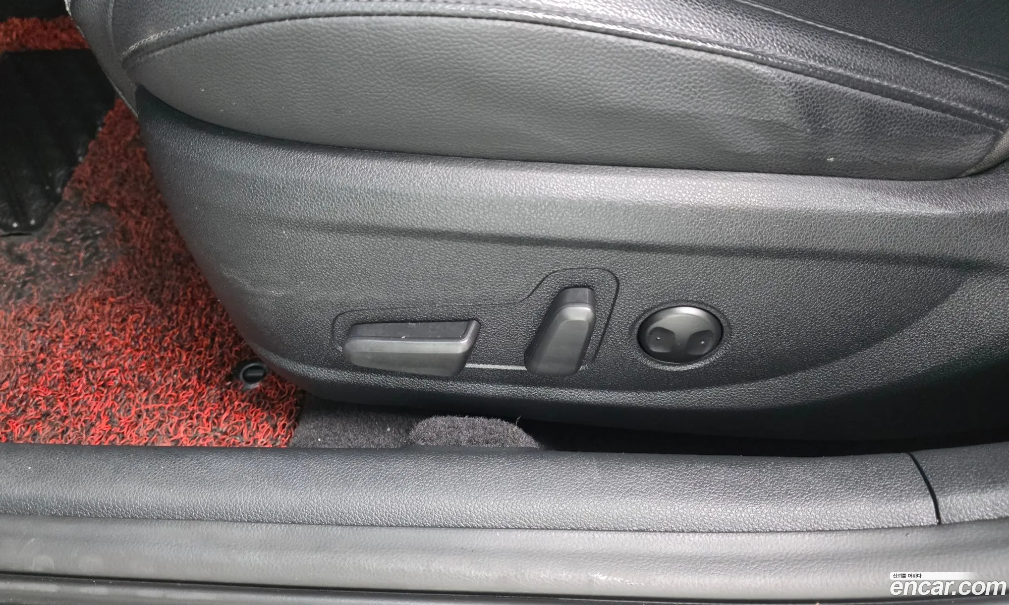 Kia K5 2016 KNAGX411BGA085876 — 4