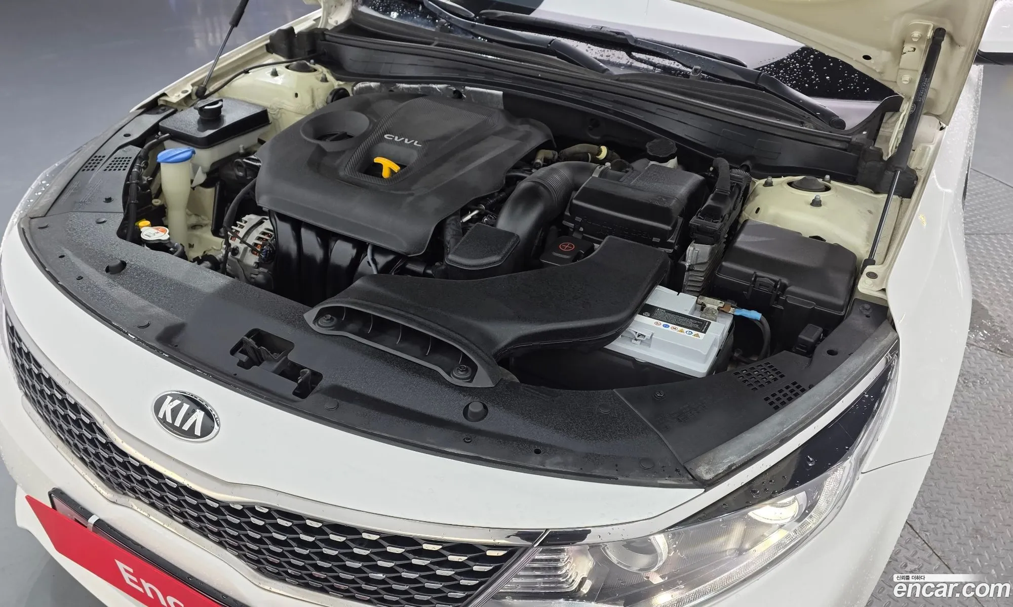 Kia K5 2016 KNAGX411BGA085876 — 17