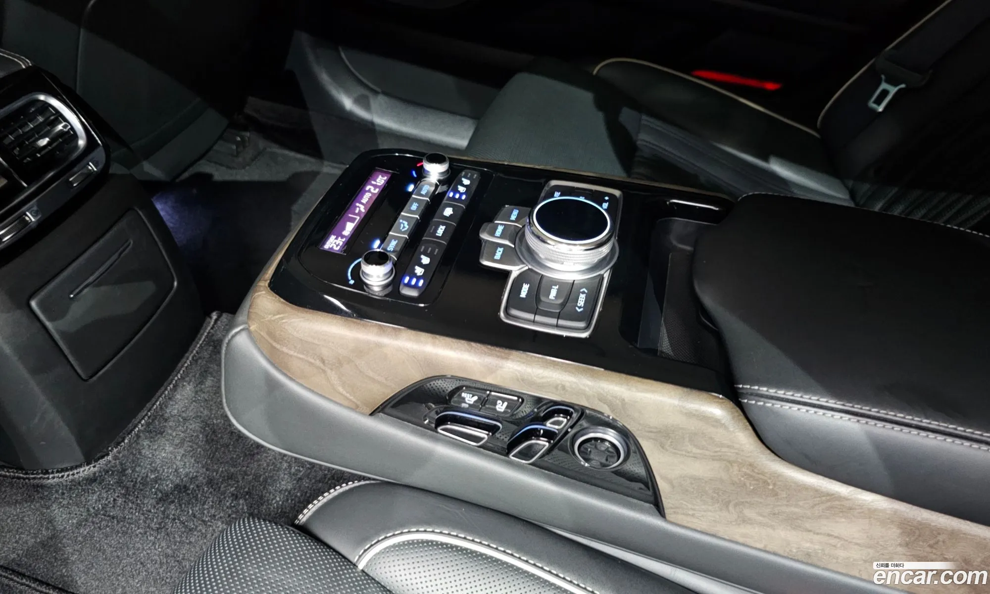 Genesis G90 2019 KMHG541HDKU069002 — 2