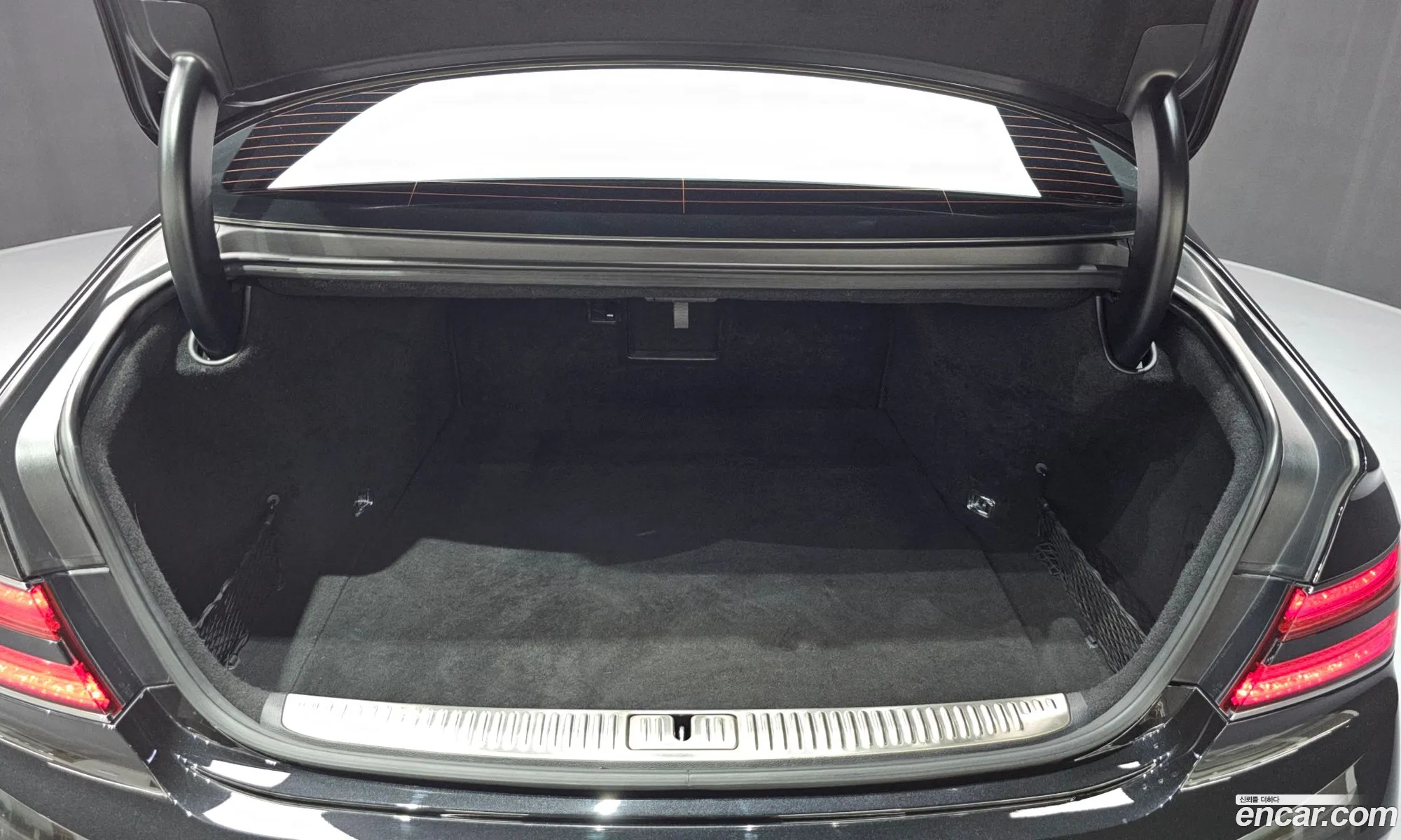 Genesis G90 2019 KMHG541HDKU069002 — 19