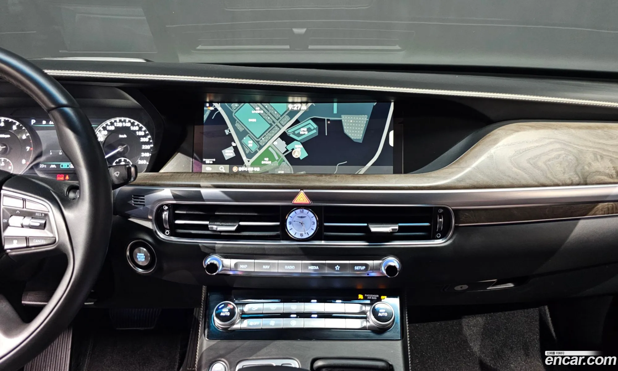 Genesis G90 2019 KMHG541HDKU069002 — 5