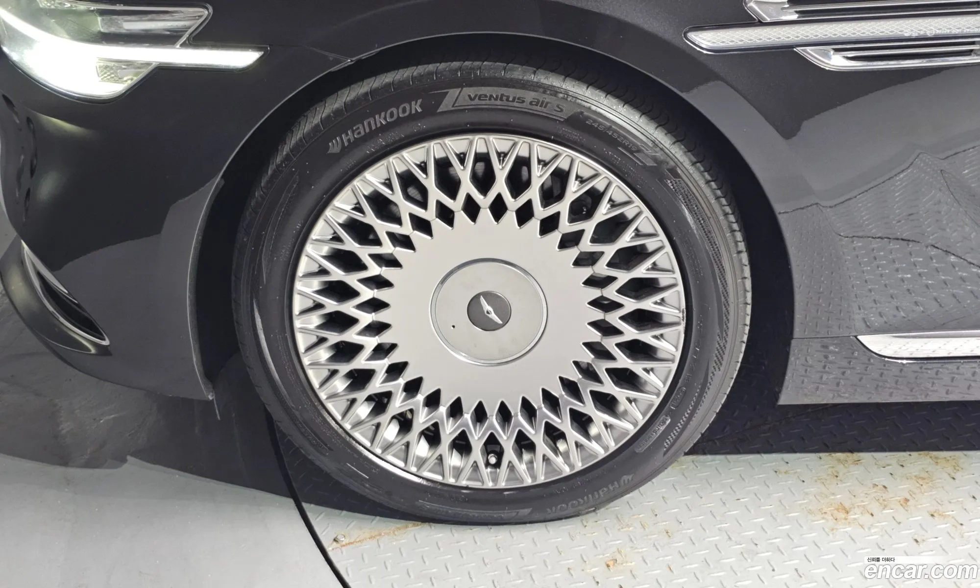 Genesis G90 2019 KMHG541HDKU069002 — 12