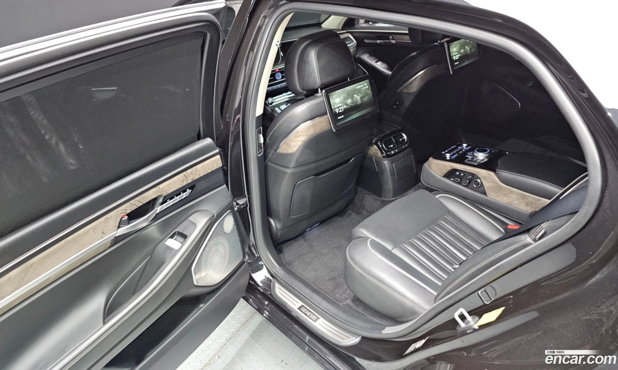 Genesis G90 2019 KMHG541HDKU069002 — 9
