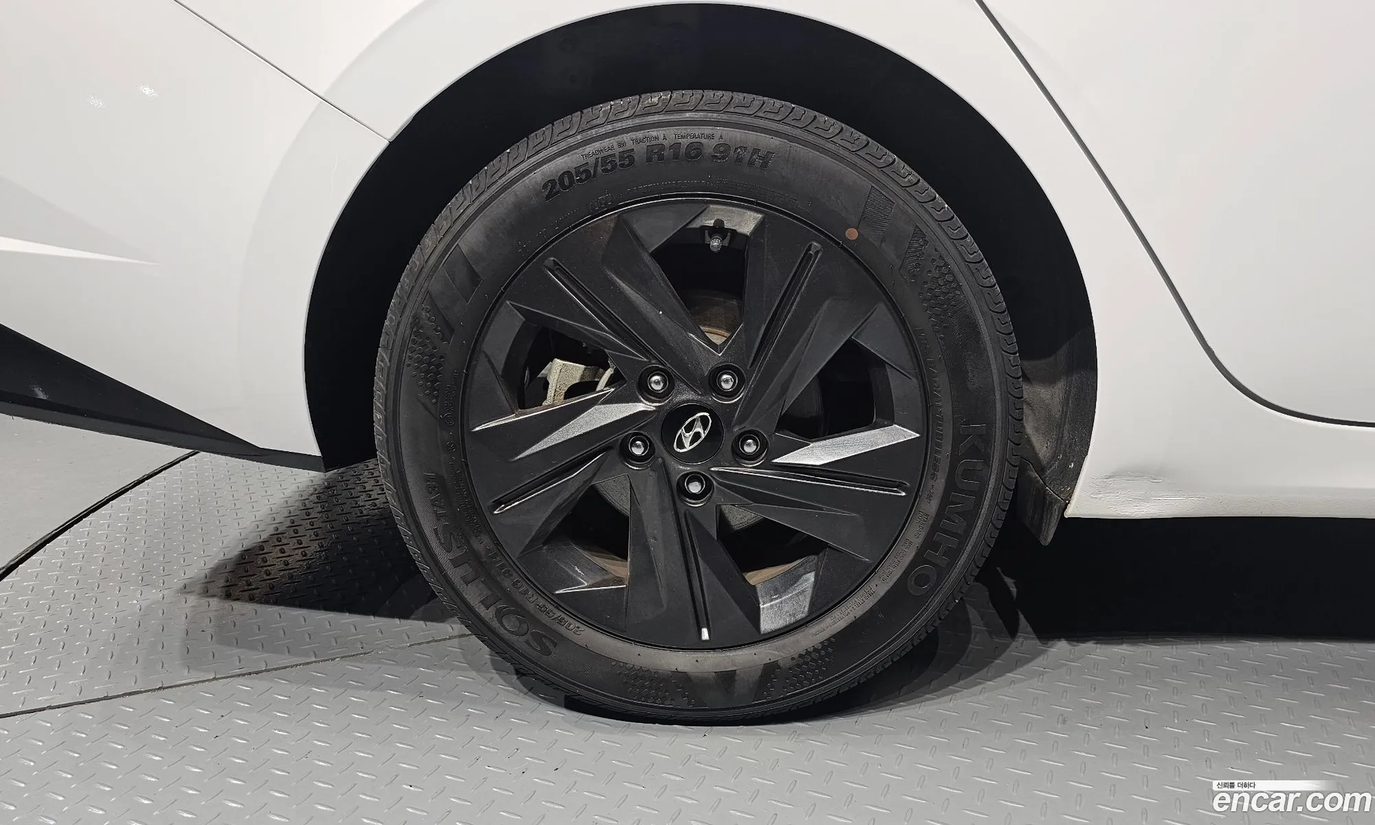 Hyundai Elantra Hybrid 2023 — 8