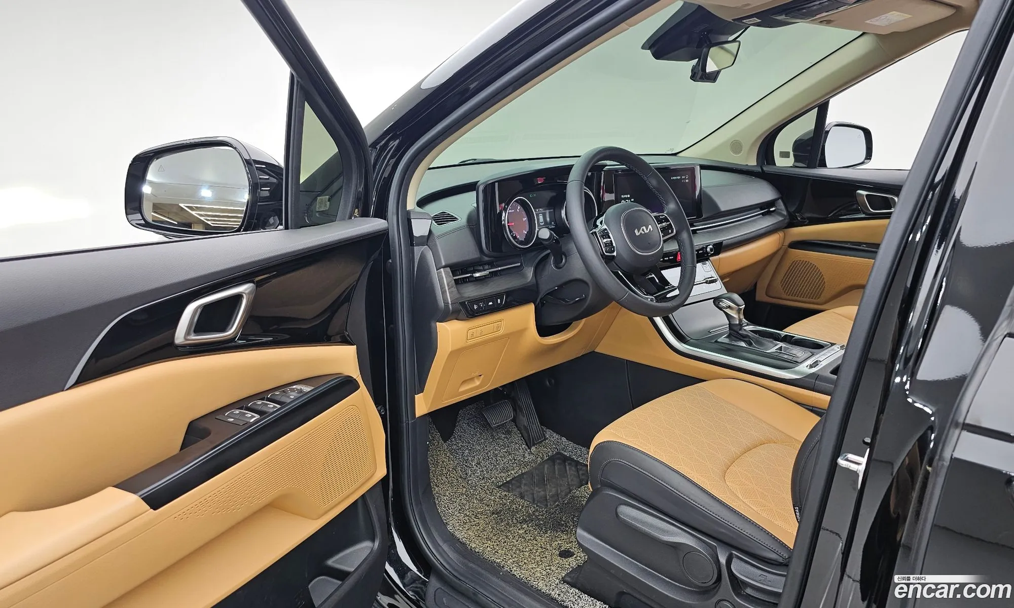 Kia Carnival 2023 — 16