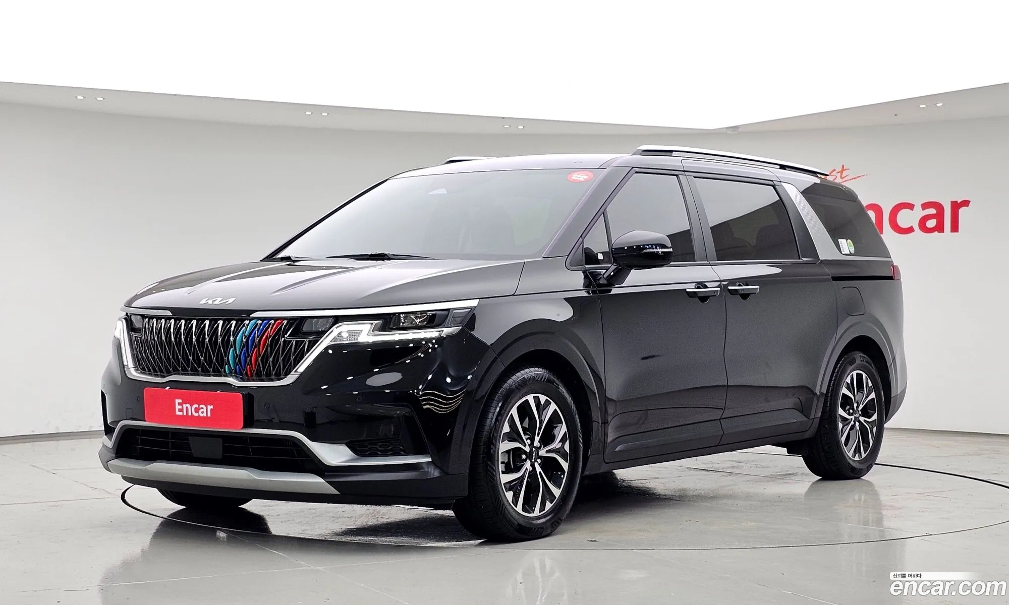 Kia Carnival 2023 — 17