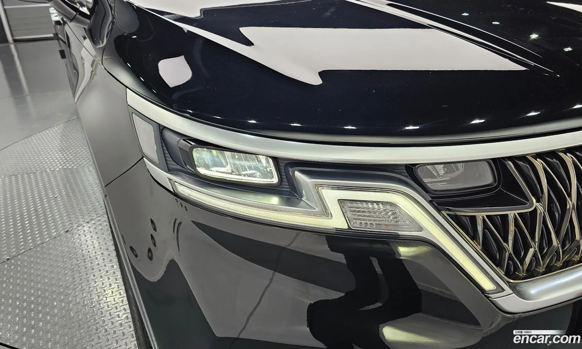 Kia Carnival 2021 KNANE81BBMS073021 — 4