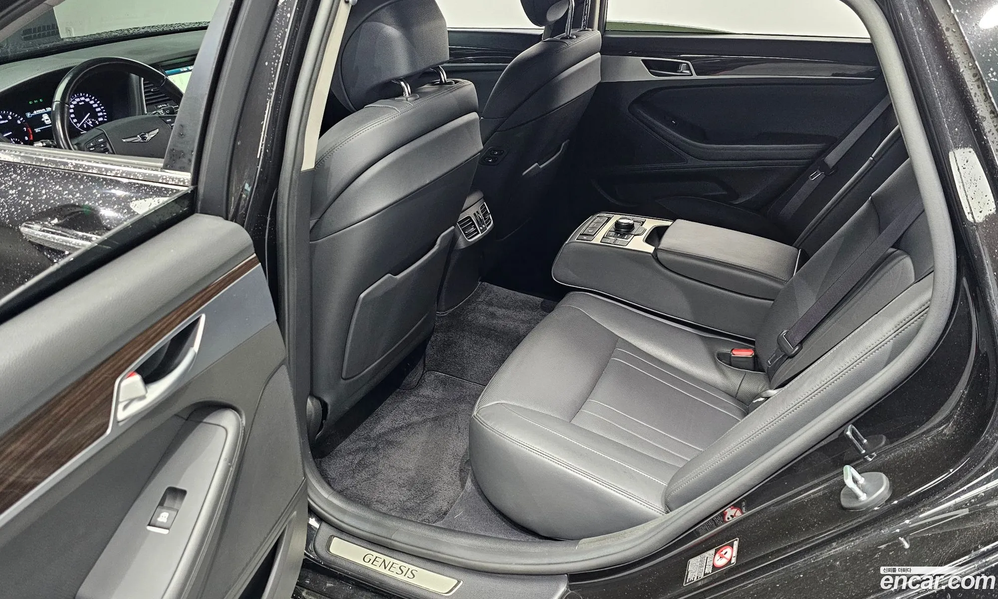 Genesis G80 2018 KMHGL41DBJU297397 — 10