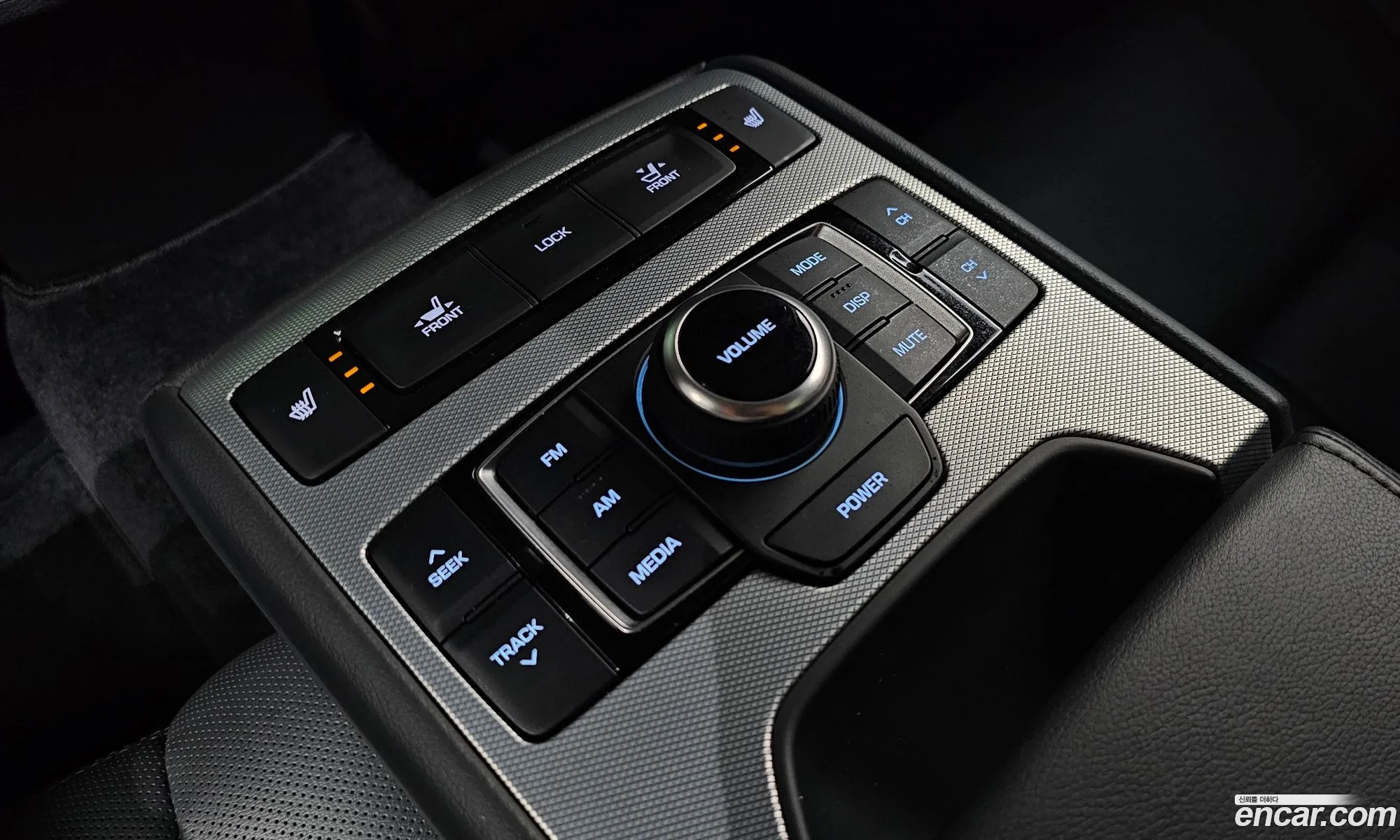 Genesis G80 2018 KMHGL41DBJU297397 — 2