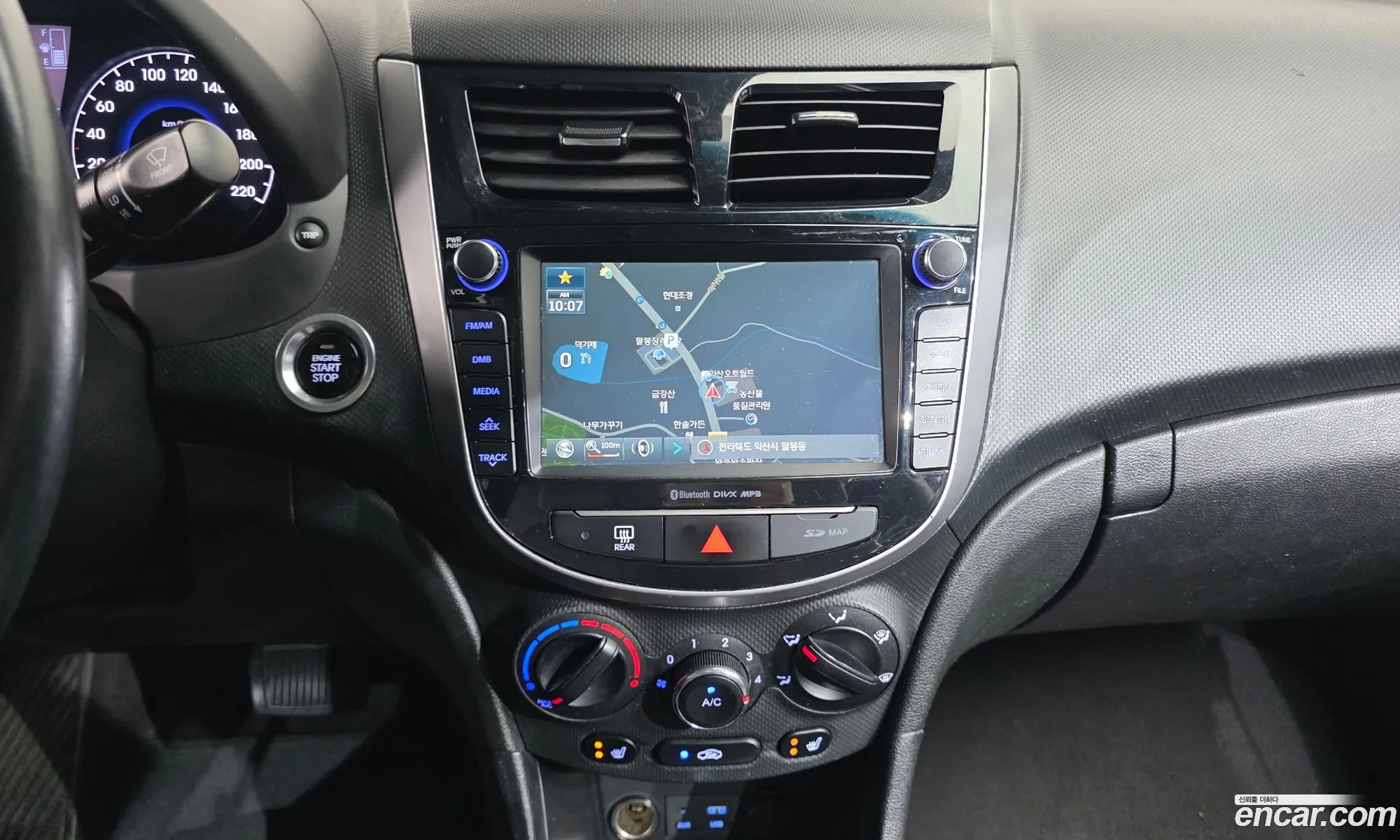 Hyundai Accent 2016 KMHCT41BEHU220778 — 29