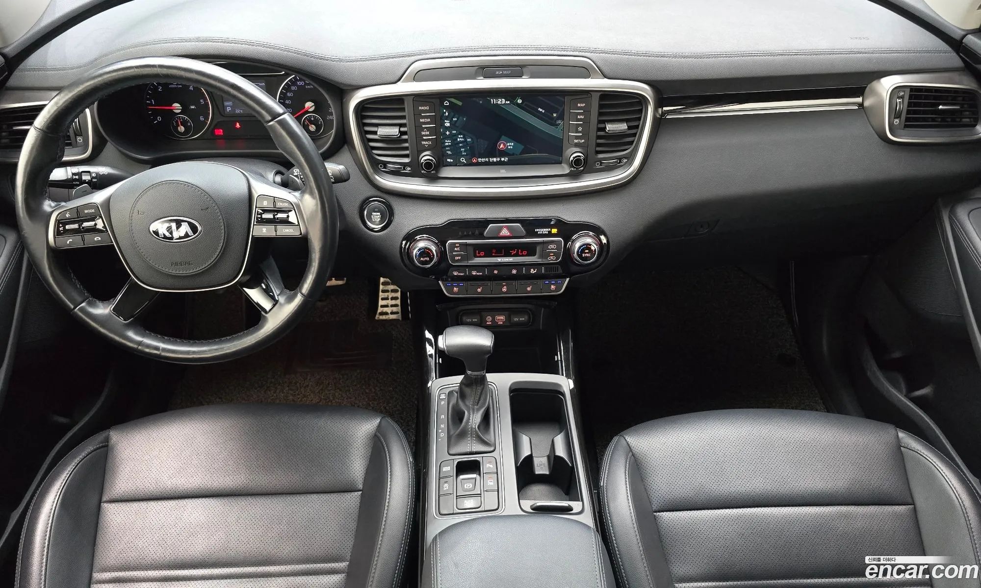 Kia Sorento 2018 KNAPH81BBKA493321 — 2