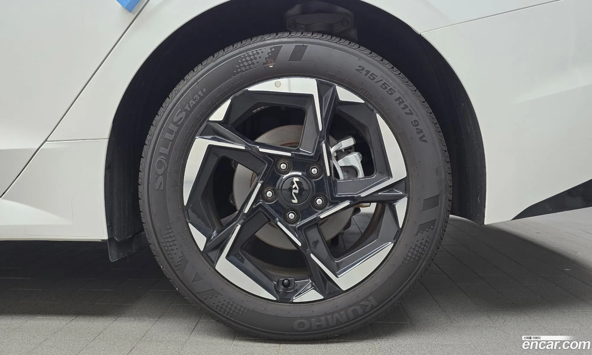 Kia K5 2025 KNAG241ABTA426663 — 17