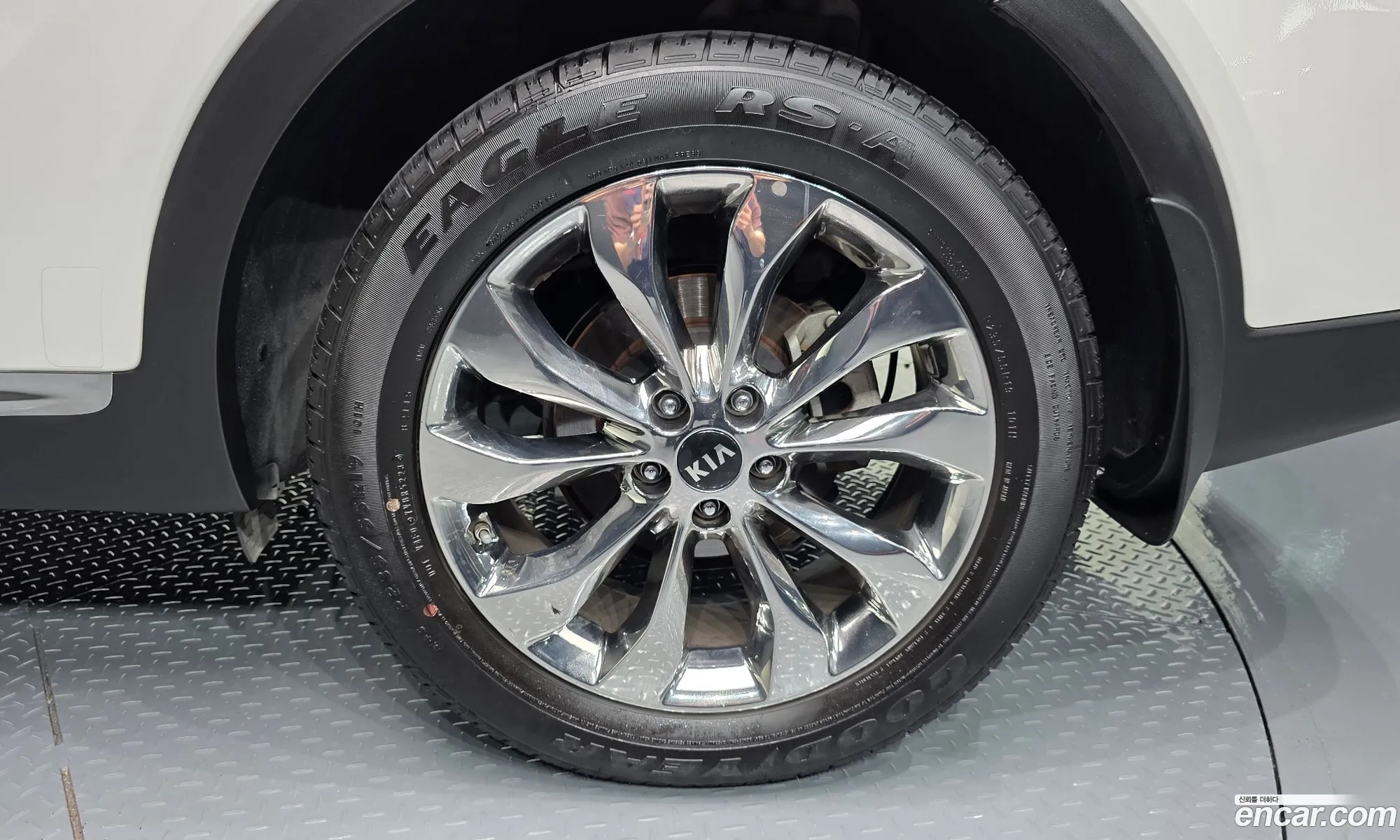 Kia Sorento 2018 KNAPG81ABKA499903 — 2