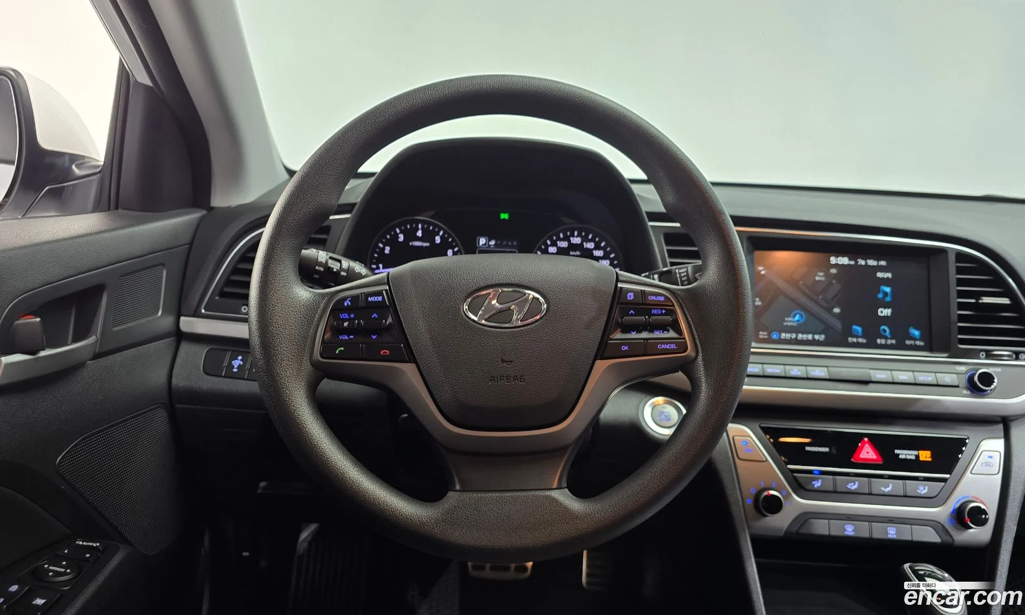 Hyundai Elantra AD 2018 — 19