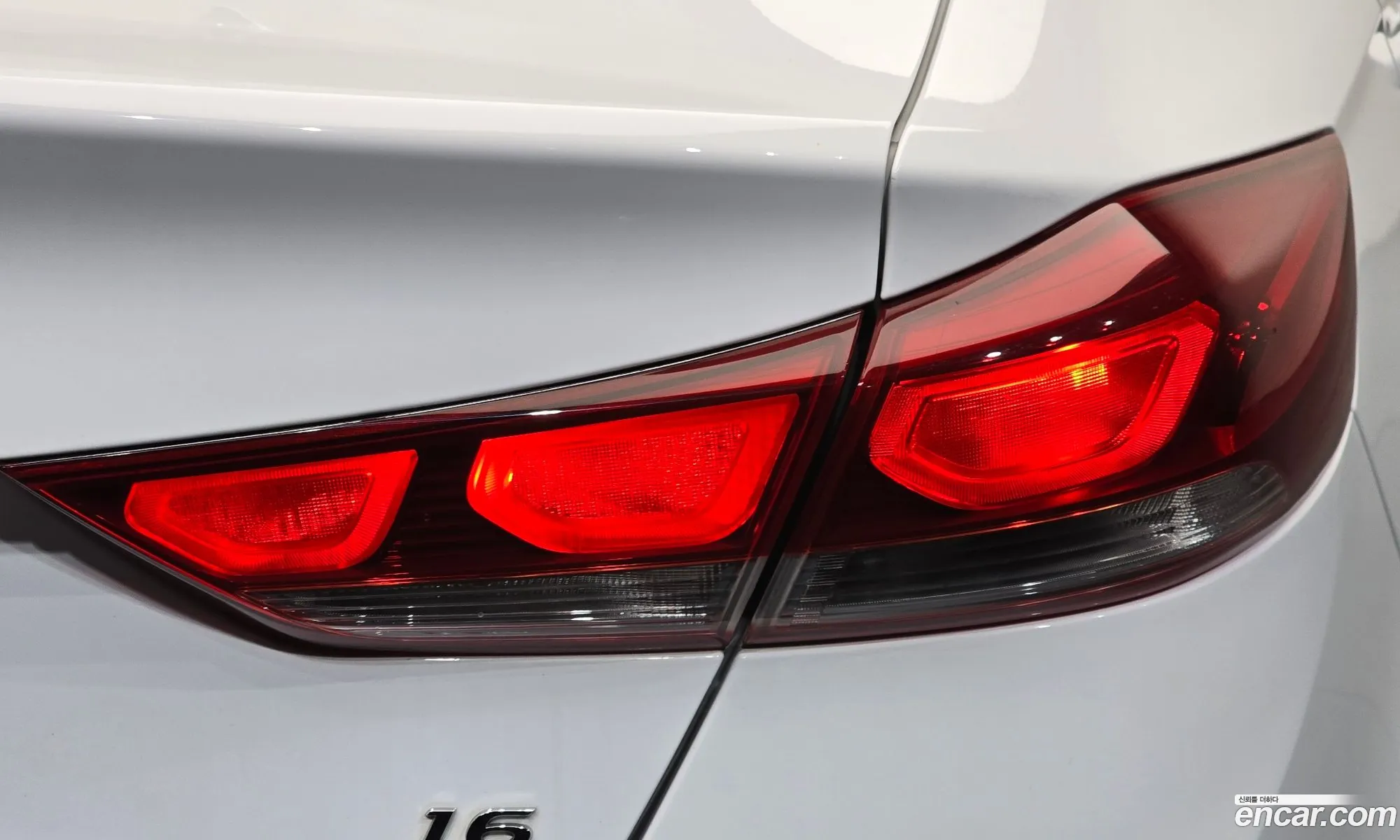 Hyundai Elantra AD 2018 — 27