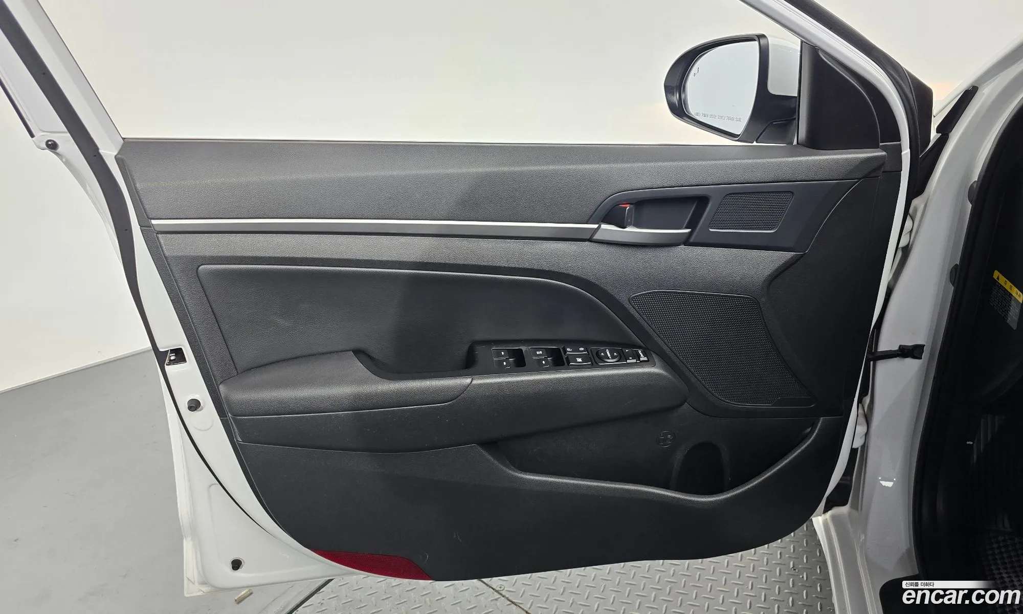 Hyundai Elantra AD 2018 — 18