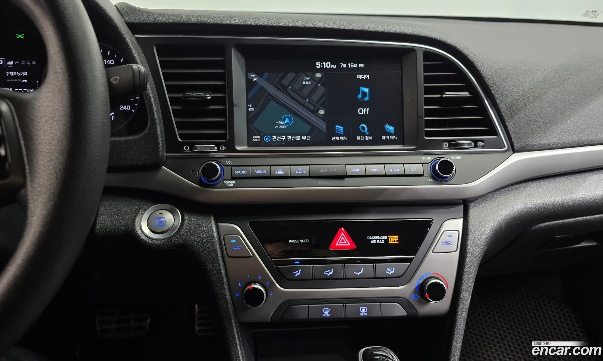 Hyundai Elantra AD 2018 — 13