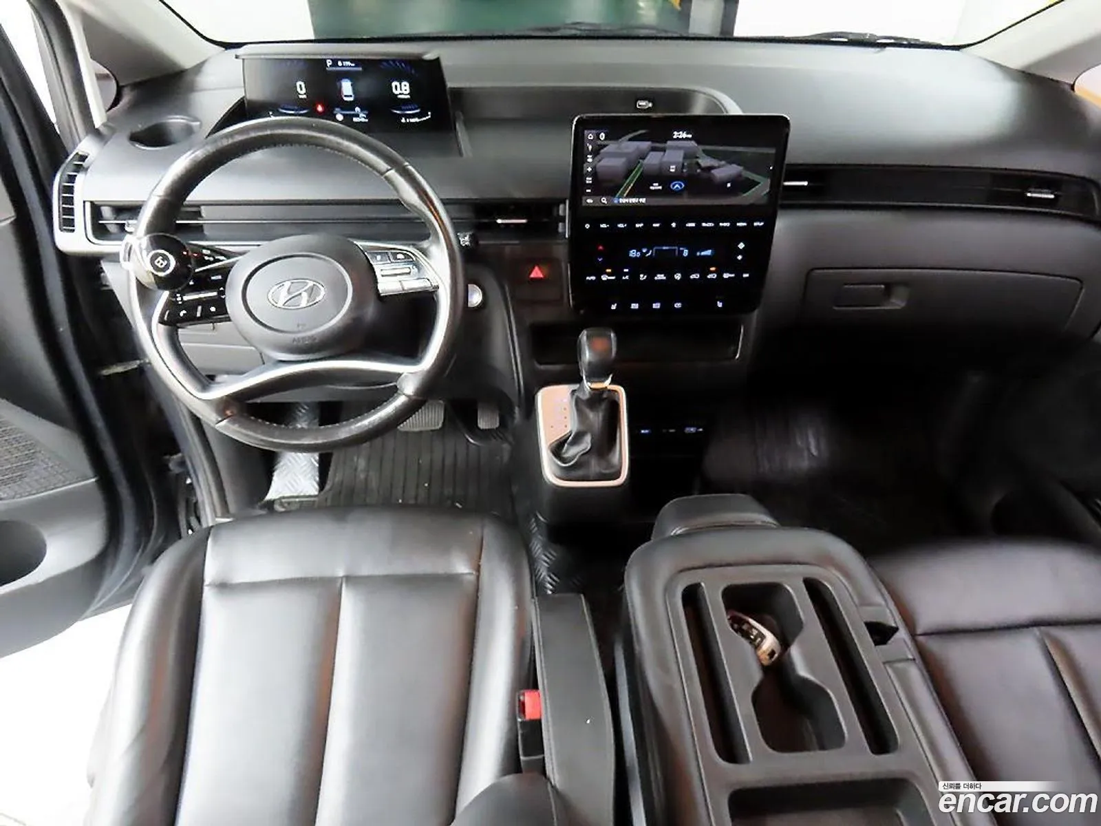 Hyundai Staria 2022 — 18