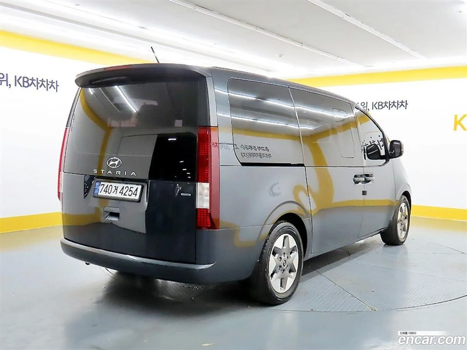 Hyundai Staria 2022 — 2