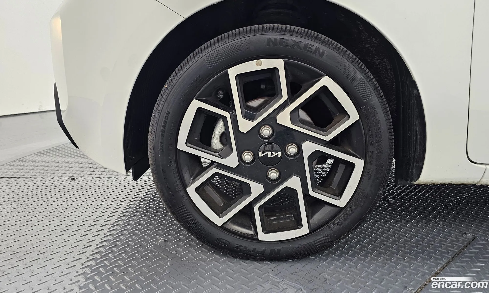 Kia Kia Ray 2025 KNACH811BST435283 — 24
