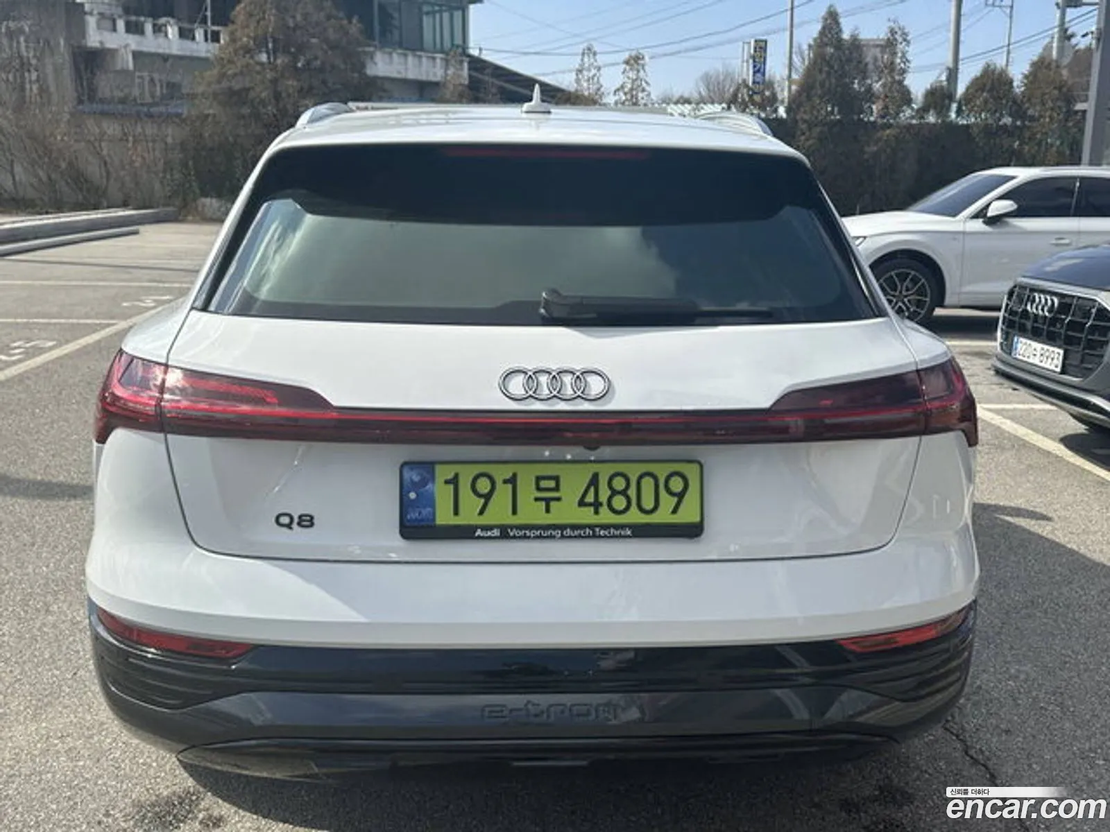 Audi Q8 e-tron 2024 — 11