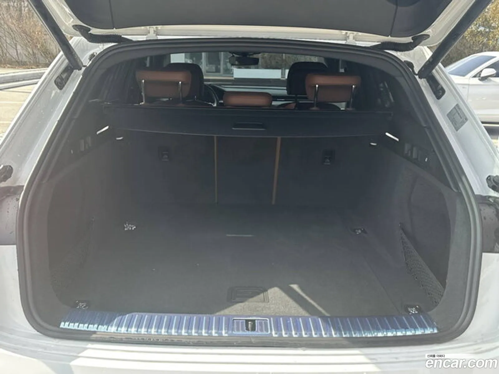 Audi Q8 e-tron 2024 — 8