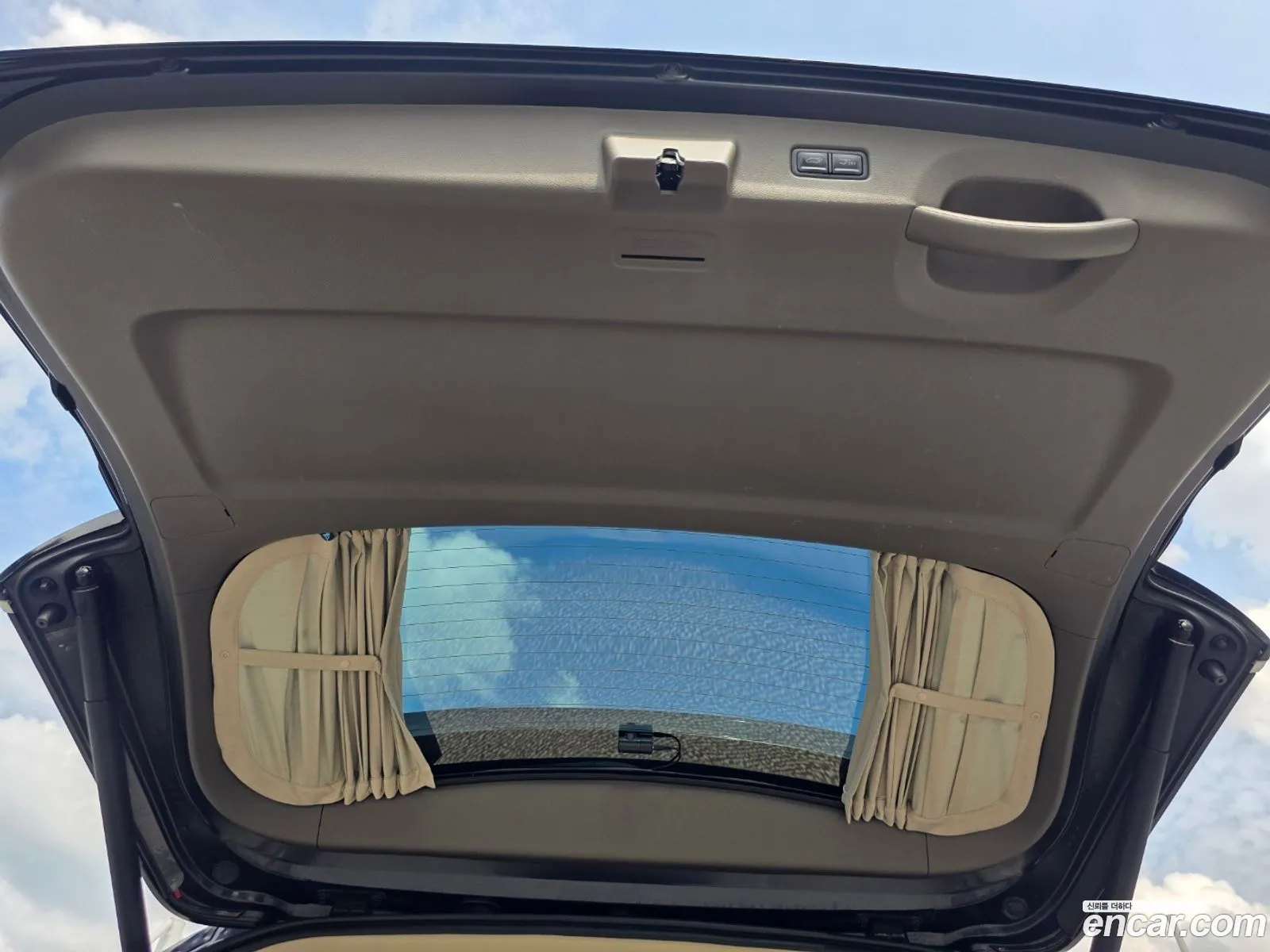 Kia Carnival 2020 — 10