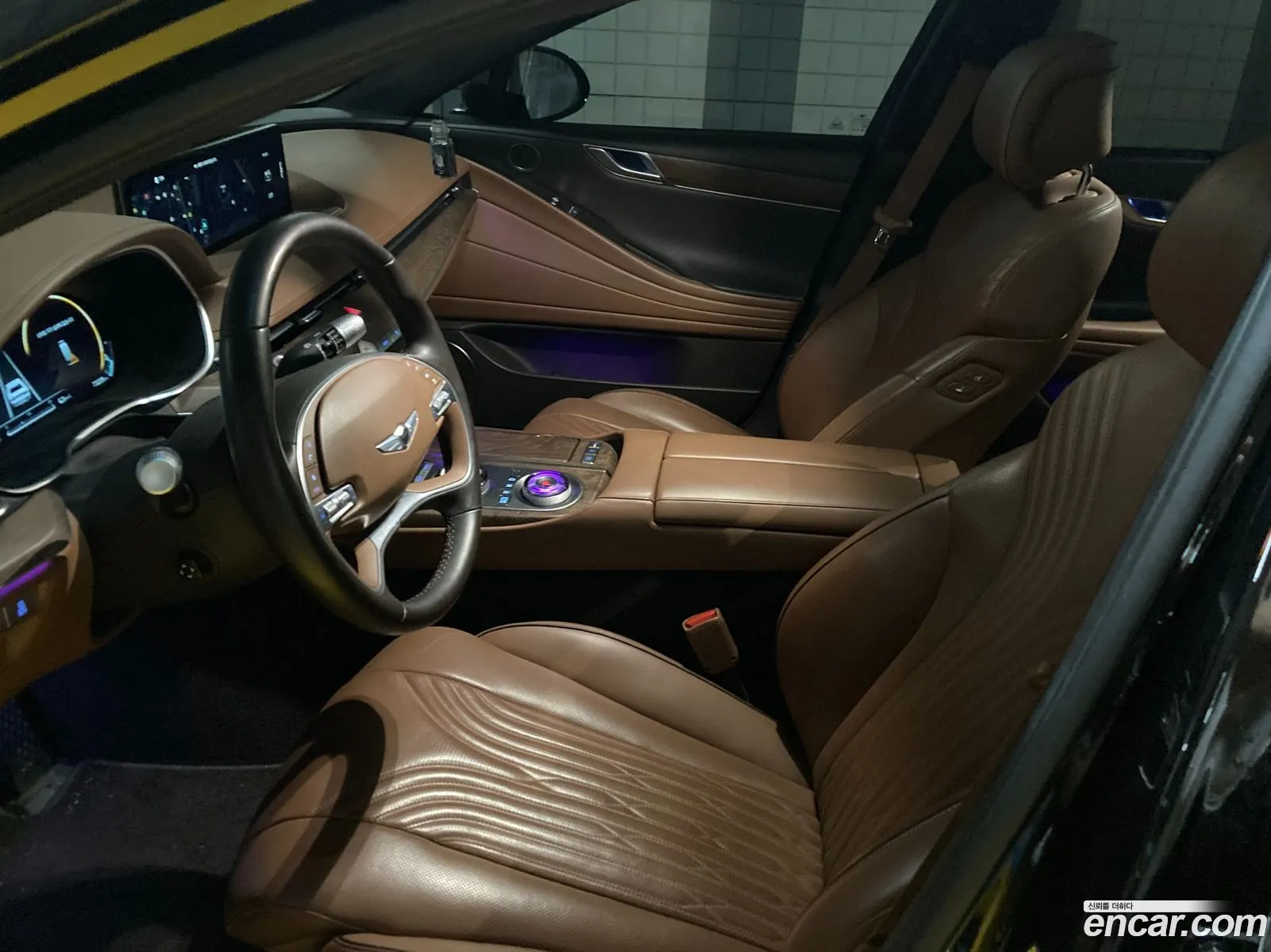 Genesis G80 2023 — 2