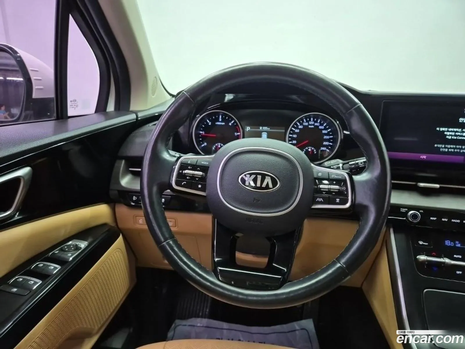 Kia Carnival 2021 — 3