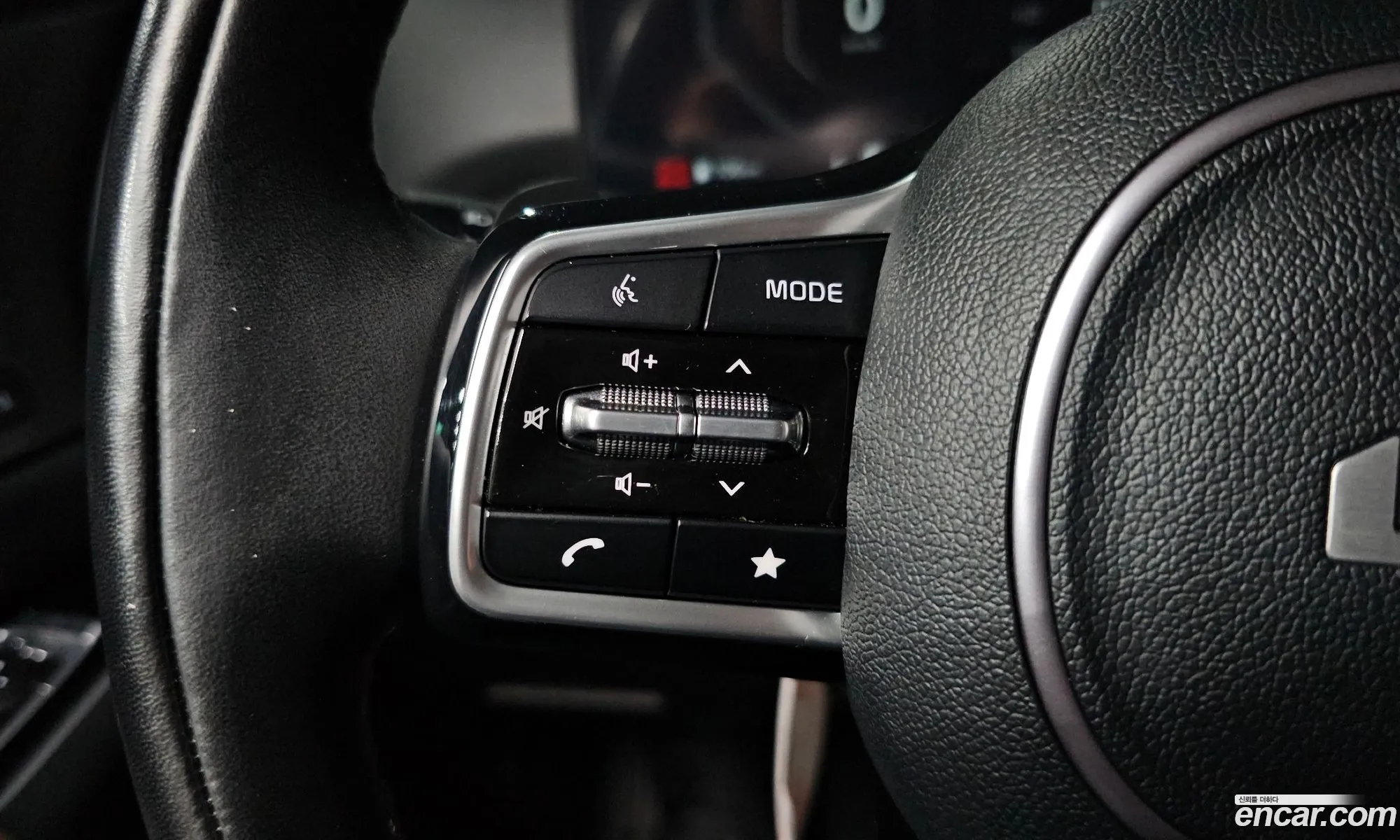 Kia Sorento 2023 KNARJ81FGRA252314 — 19