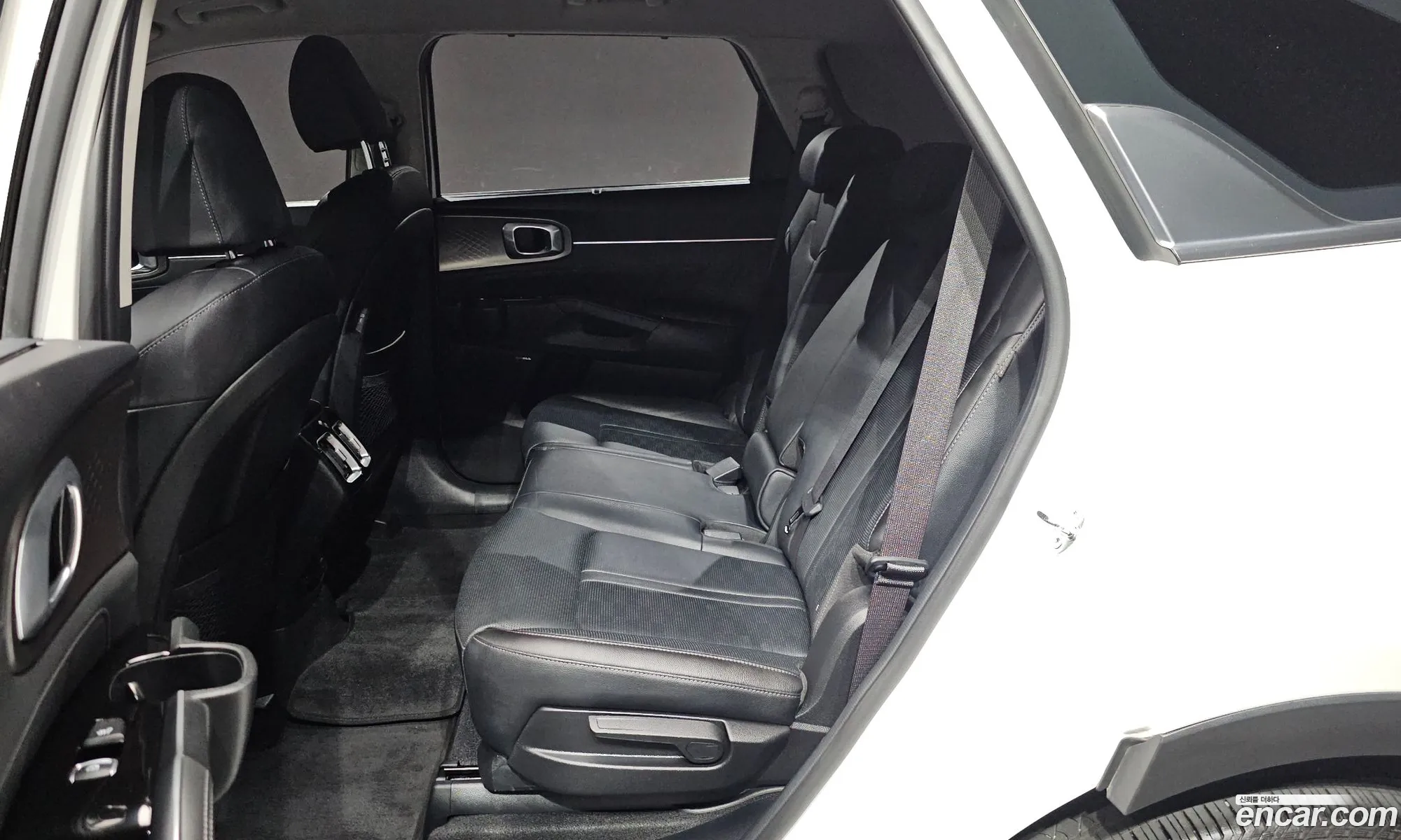 Kia Sorento 2023 KNARJ81FGRA252314 — 21