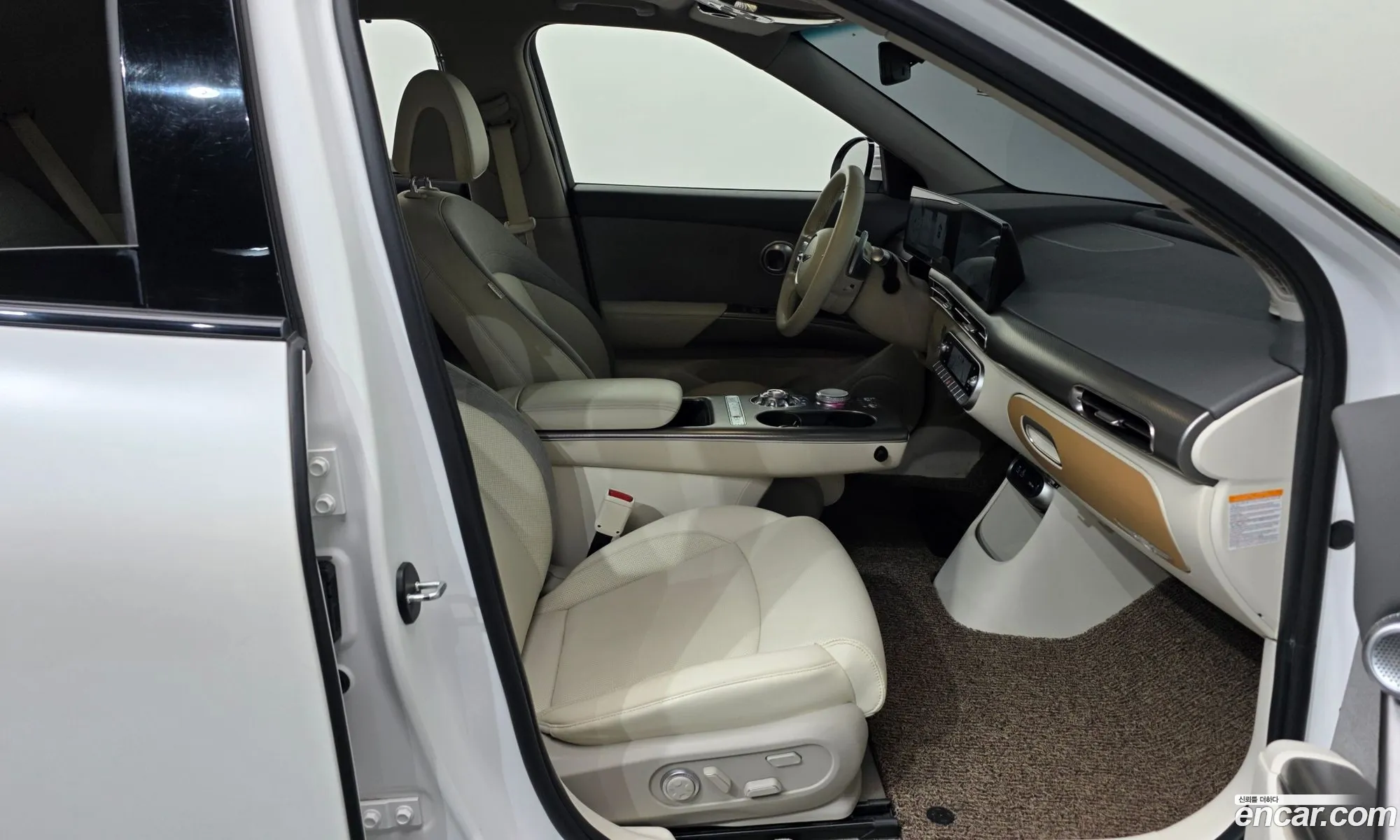 Genesis GV60 2022 — 34