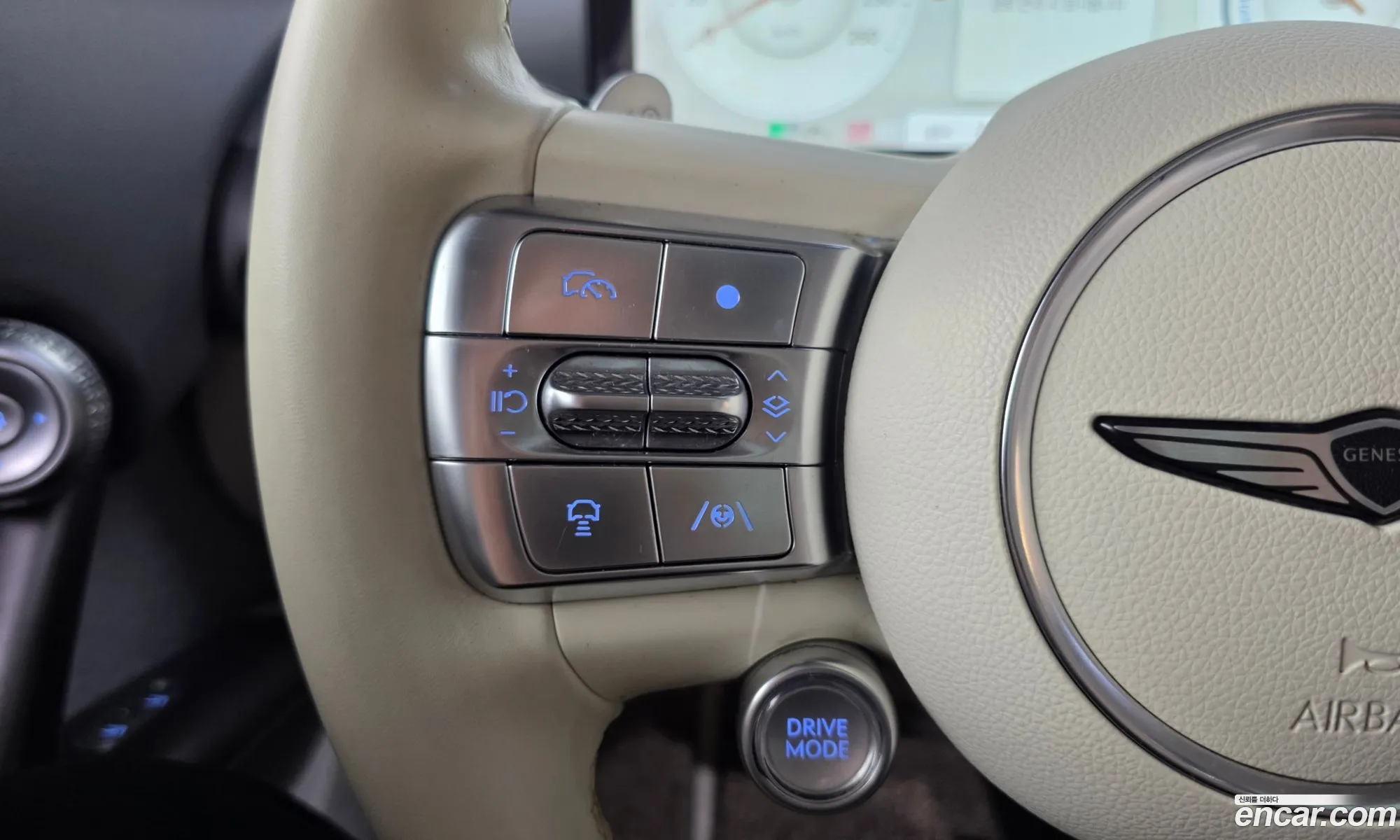 Genesis GV60 2022 — 32