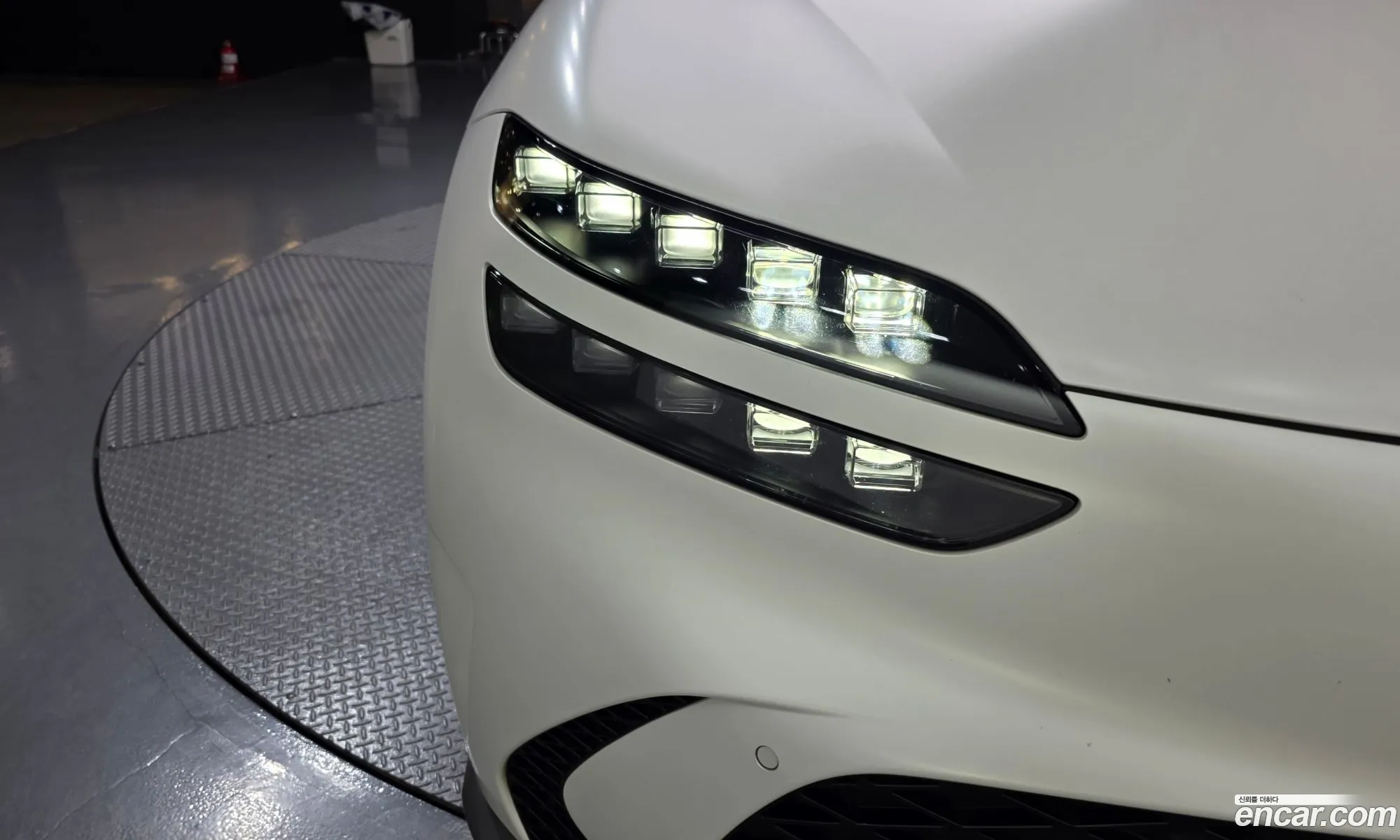 Genesis GV60 2022 — 26