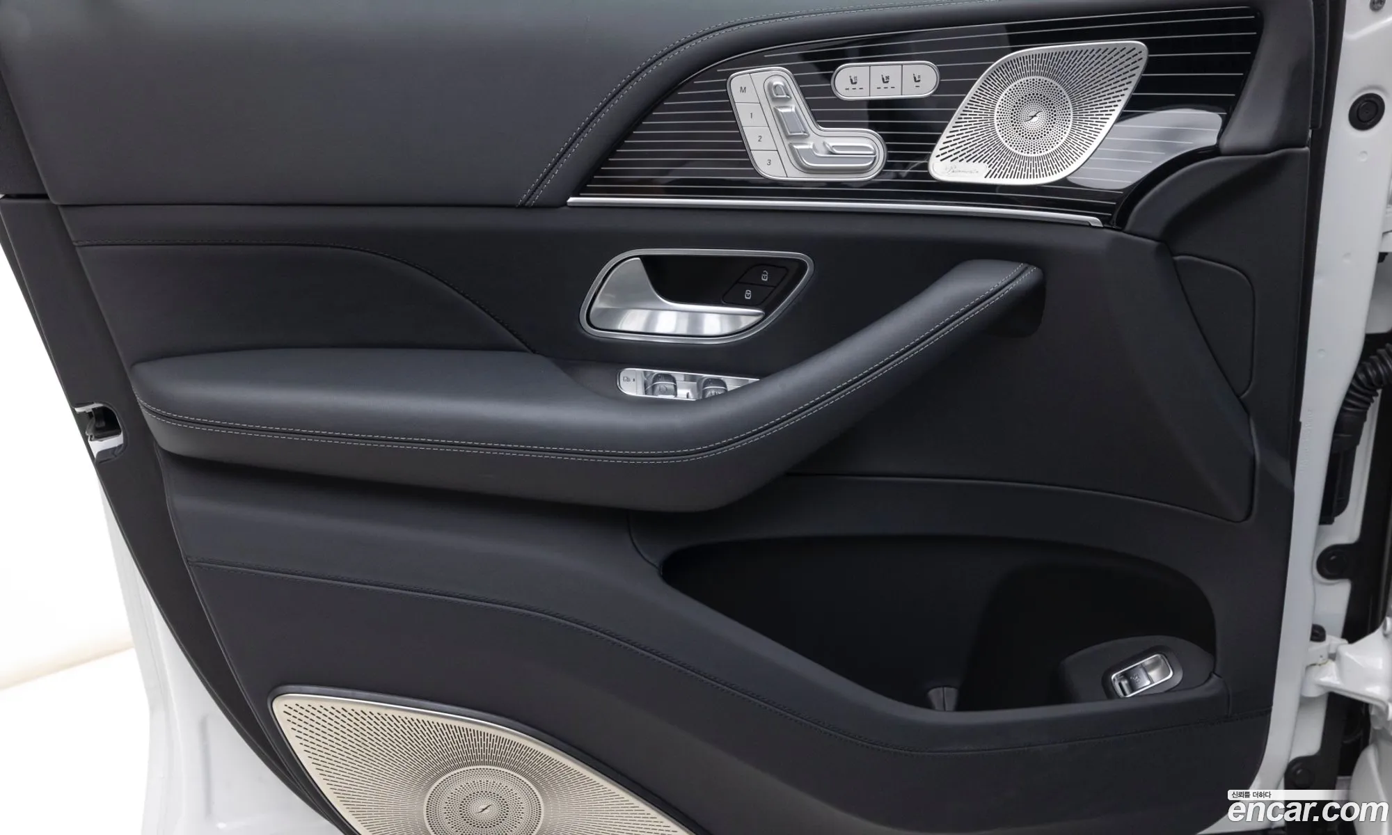 Mercedes-Benz GLS-Class X167 2025 — 15