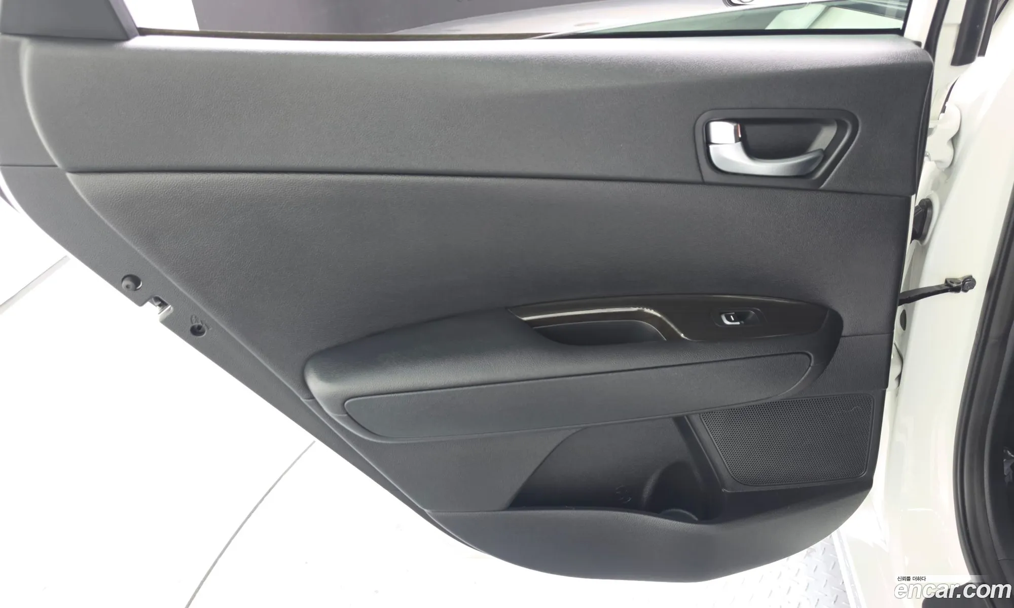Kia K5 2019 KNAGU411BKA334442 — 9