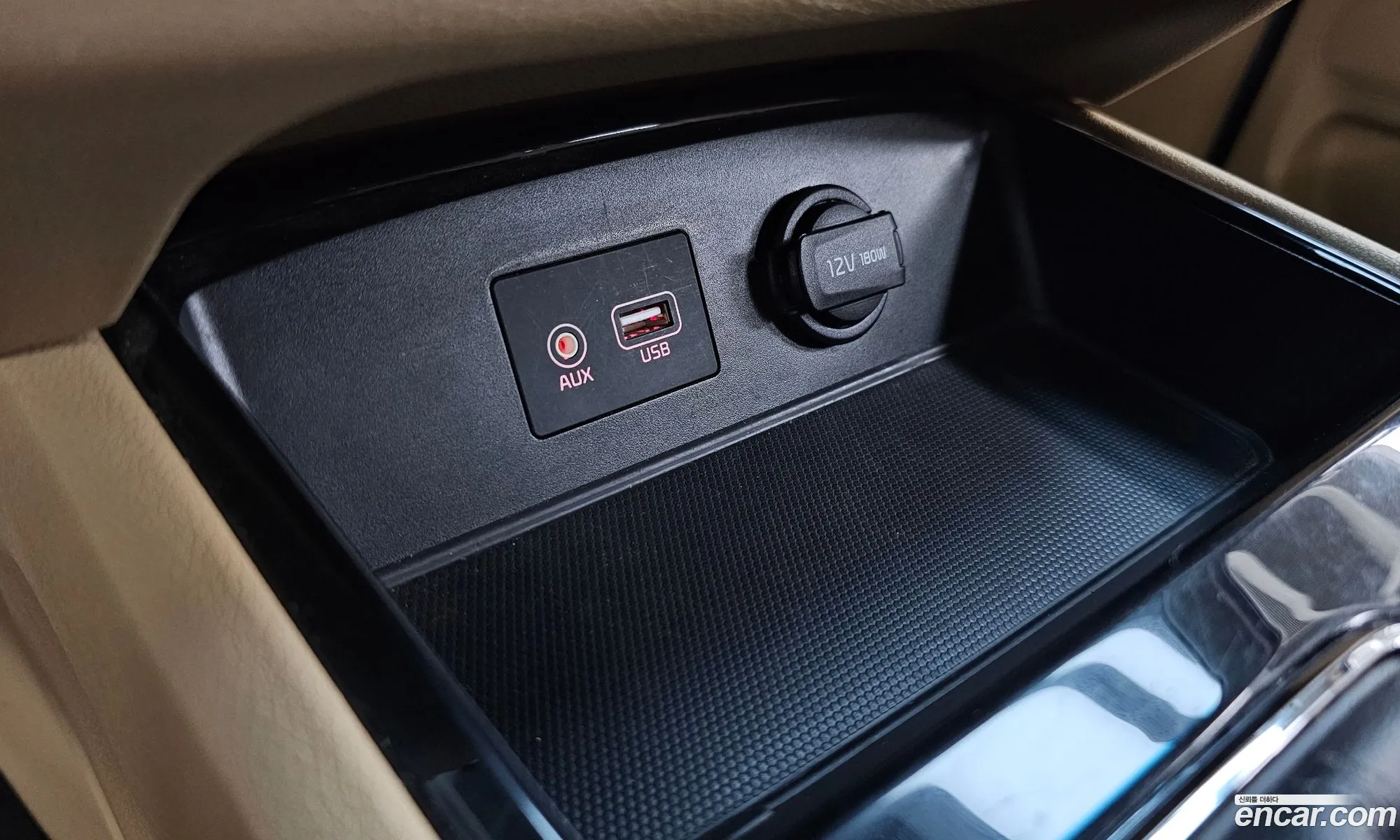 Kia Carnival 2019 KNAME81ABKS552095 — 2