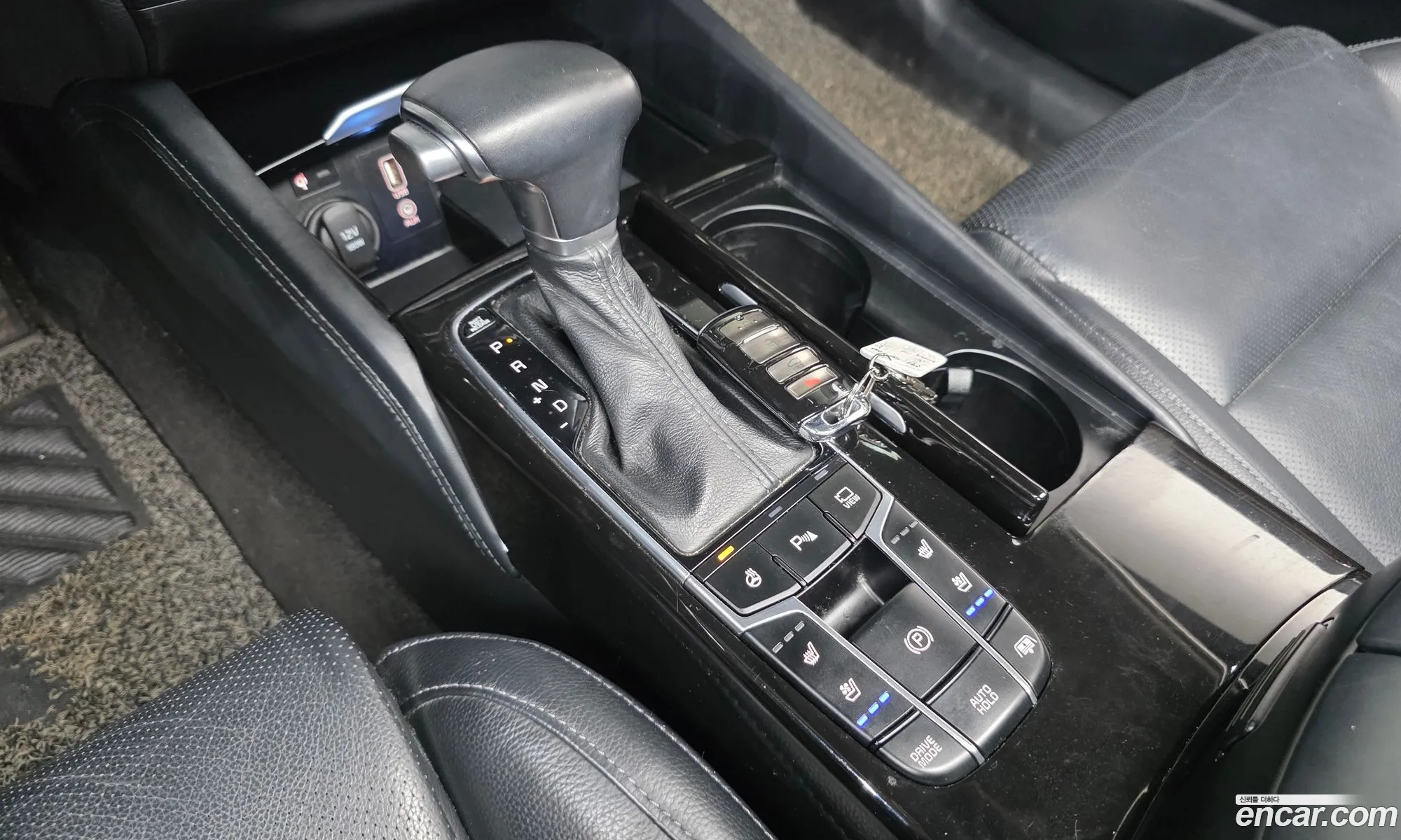 Kia K7 2017 KNALC411BHA077871 — 5