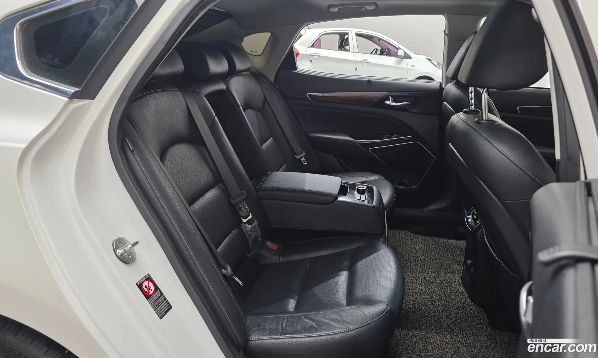 Kia K7 2017 KNALC411BHA077871 — 18