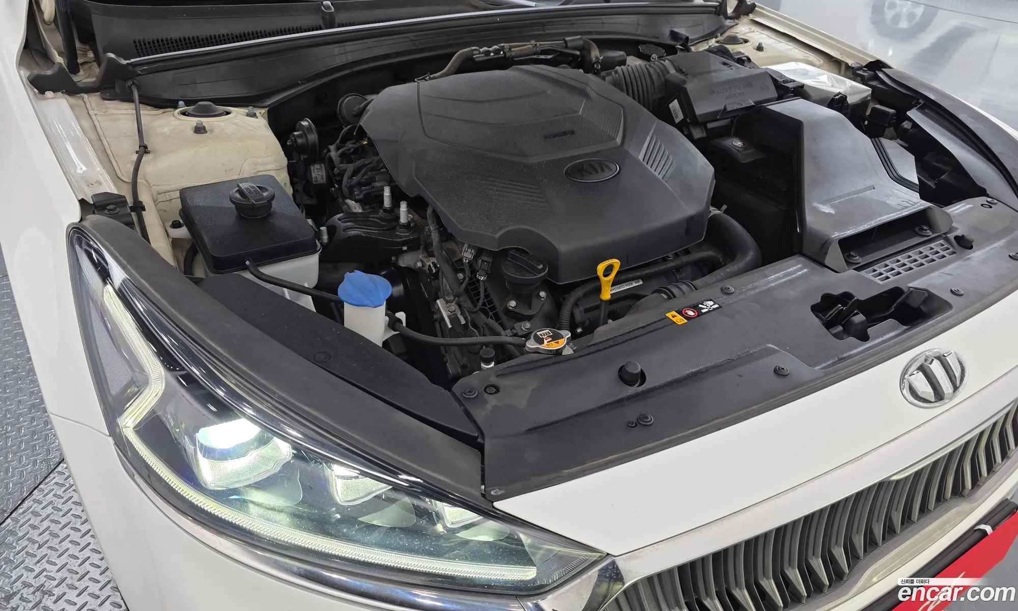 Kia K7 2017 KNALC411BHA077871 — 6