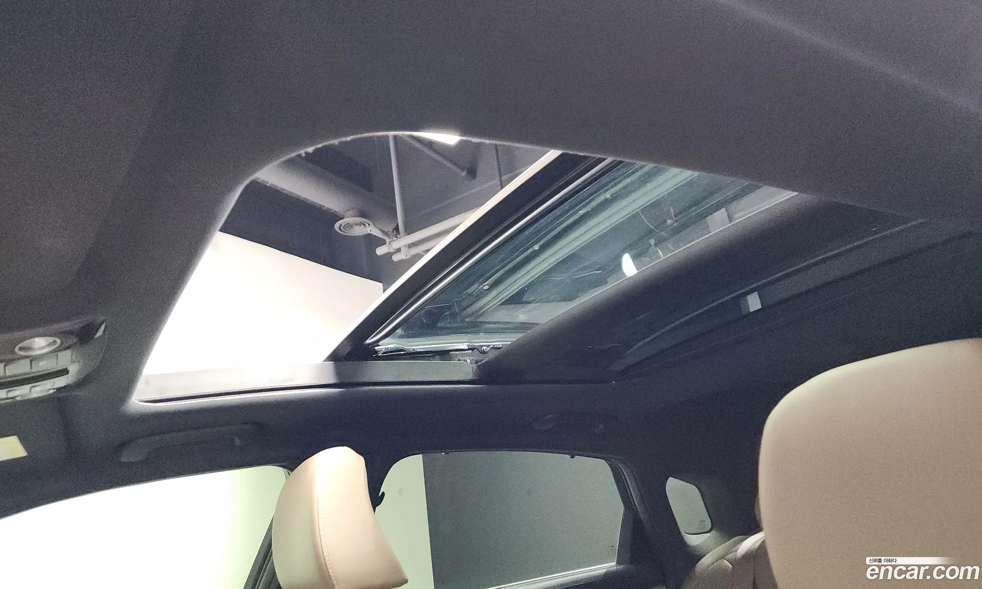 Kia K8 Hybrid 2022 — 4