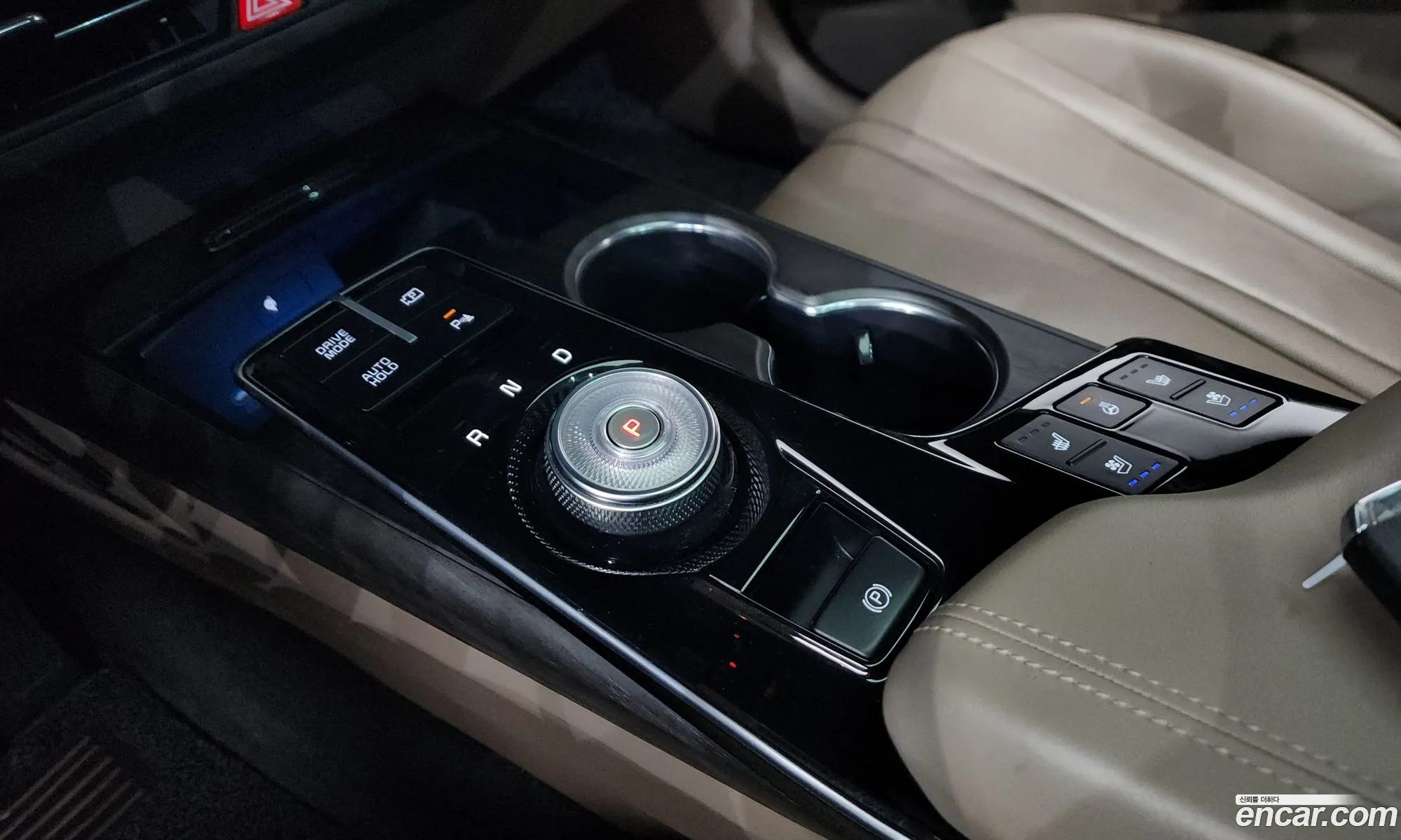 Kia K8 Hybrid 2022 — 24
