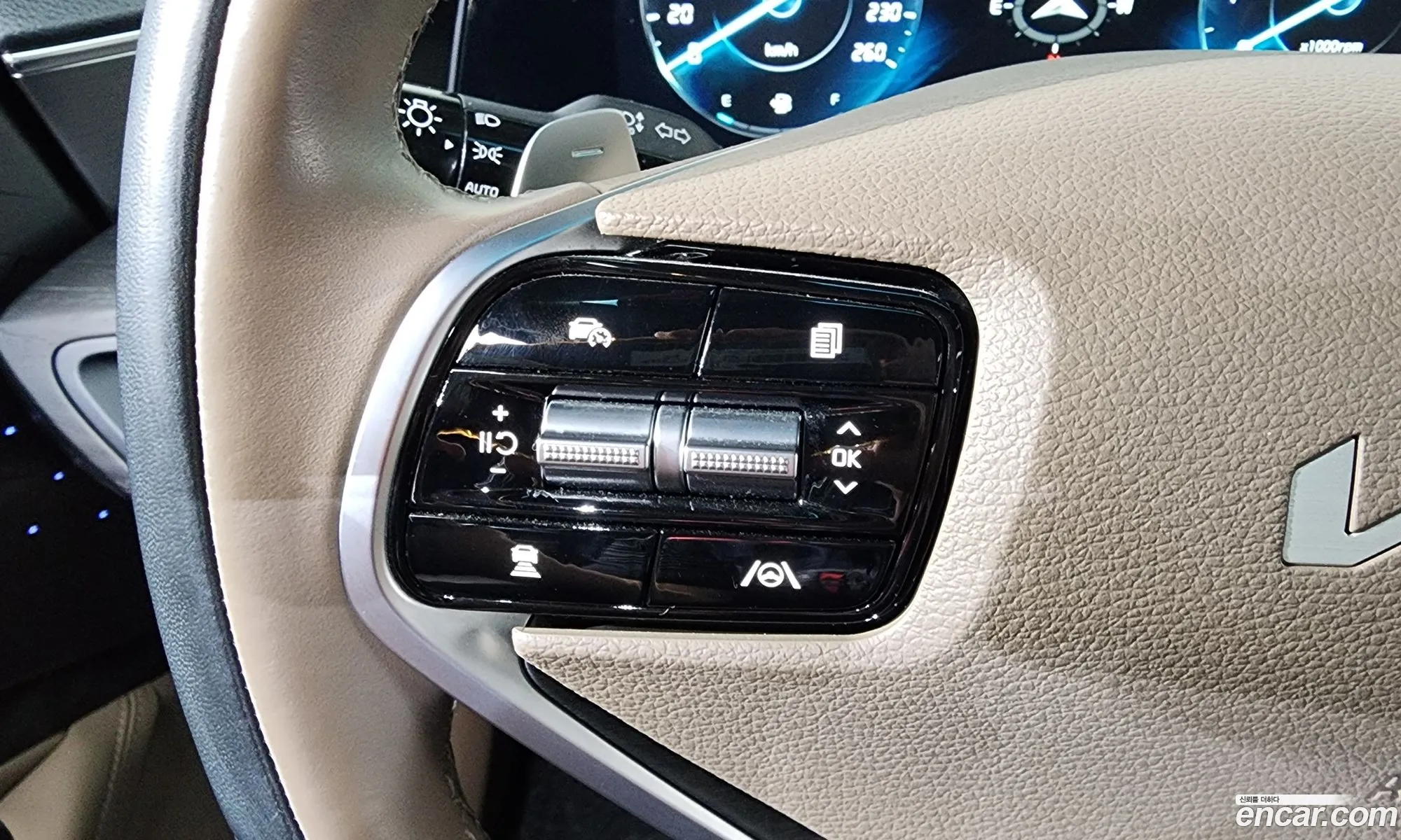 Kia K8 Hybrid 2022 — 25