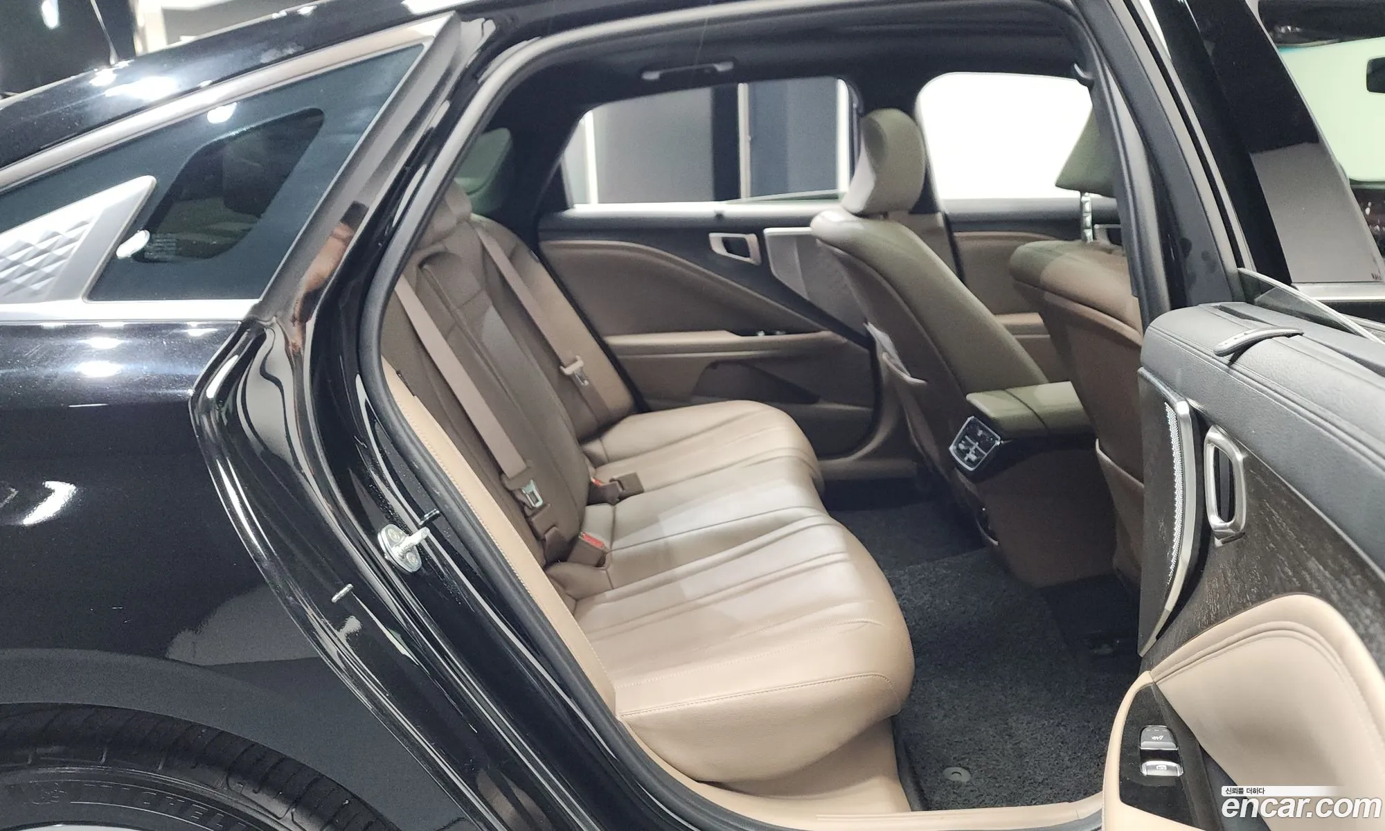 Kia K8 Hybrid 2022 — 30