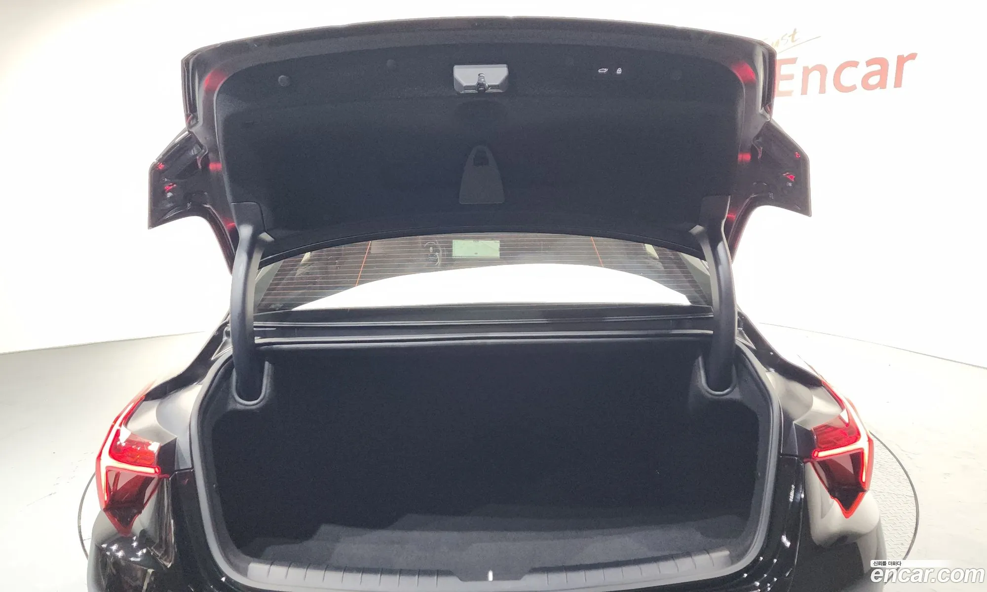Kia K8 Hybrid 2022 — 12