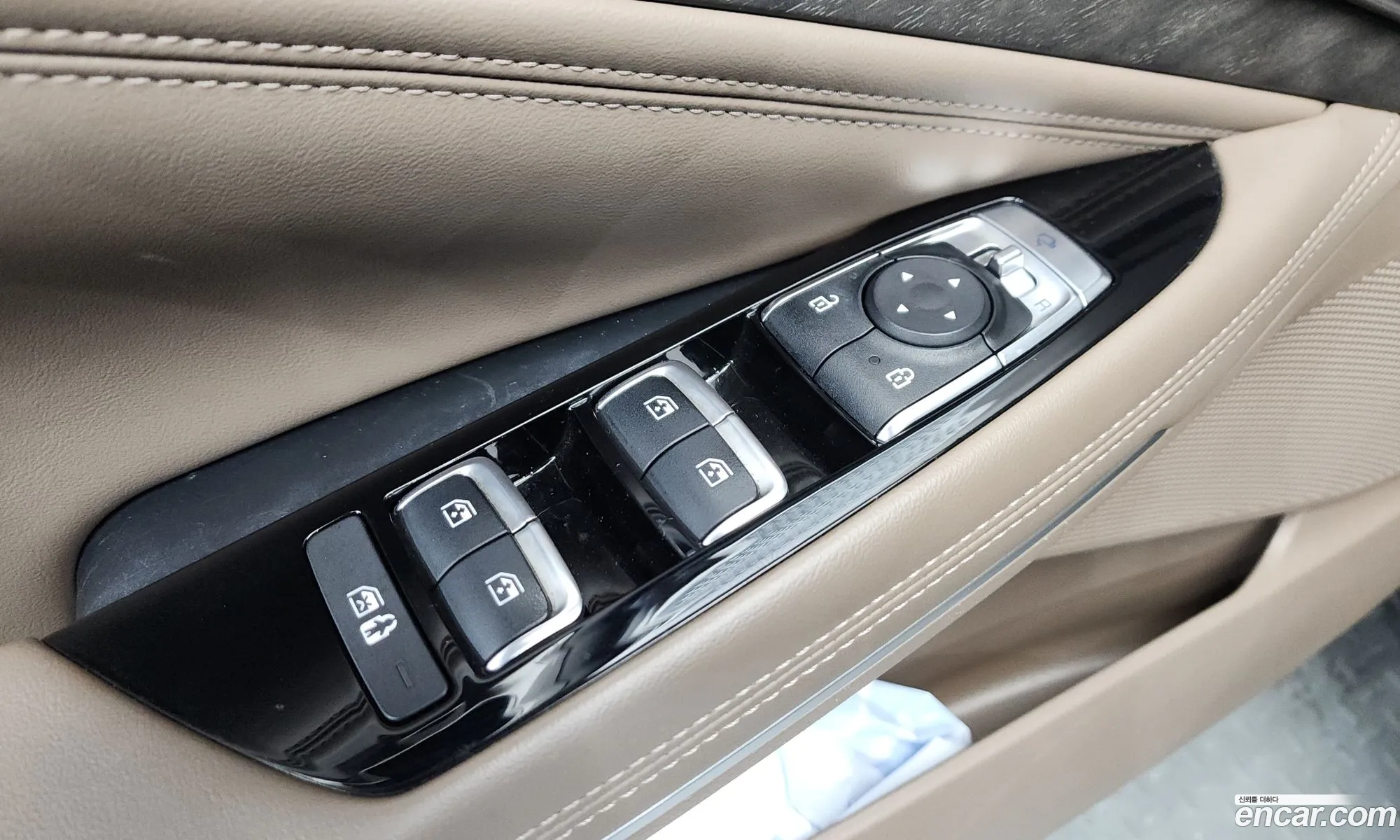 Kia K8 Hybrid 2022 — 31