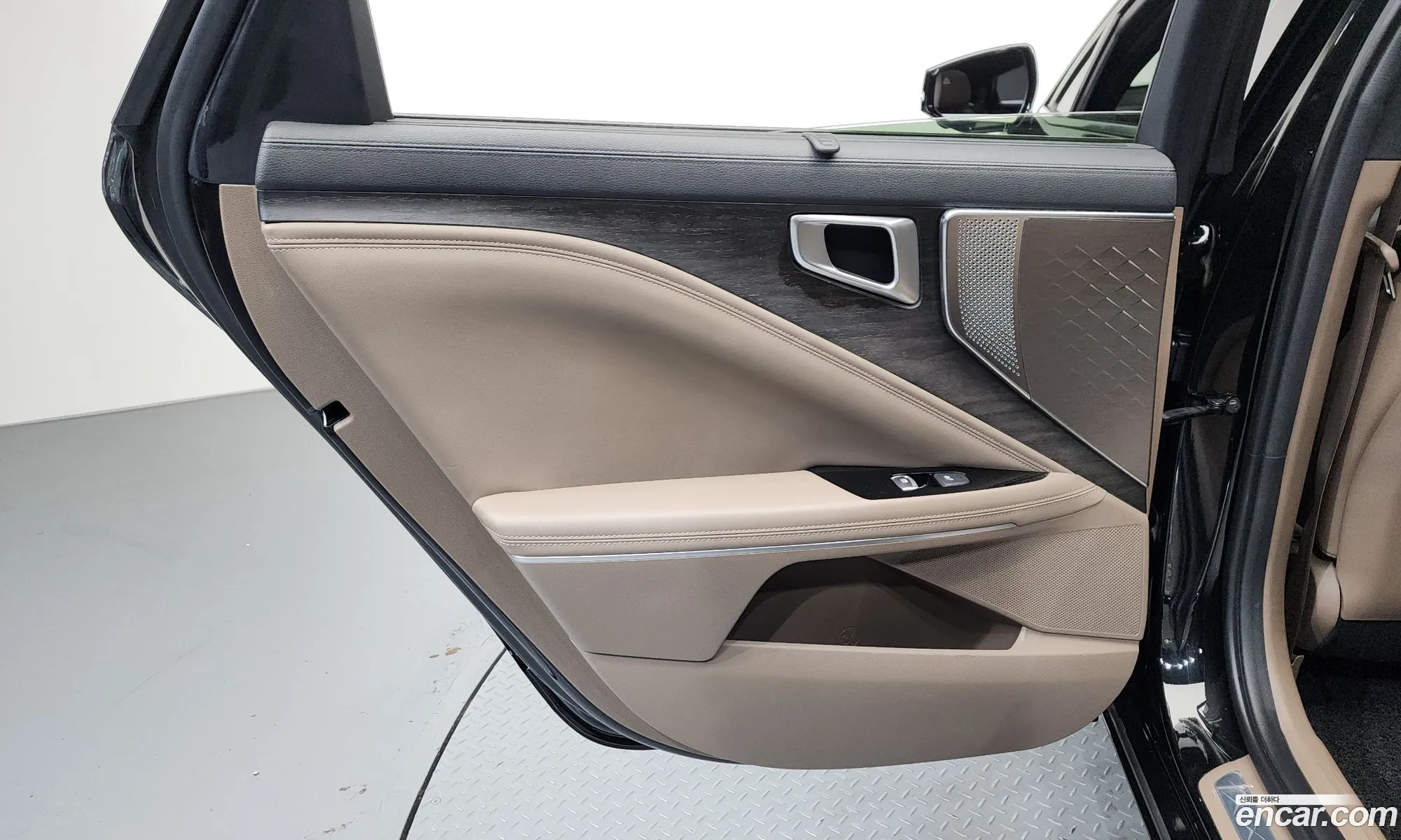 Kia K8 Hybrid 2022 — 9